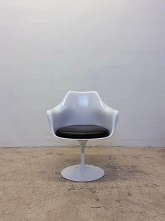 Paire de fauteuils Tulip à piédestal d'Eero Saarinen pour Knoll