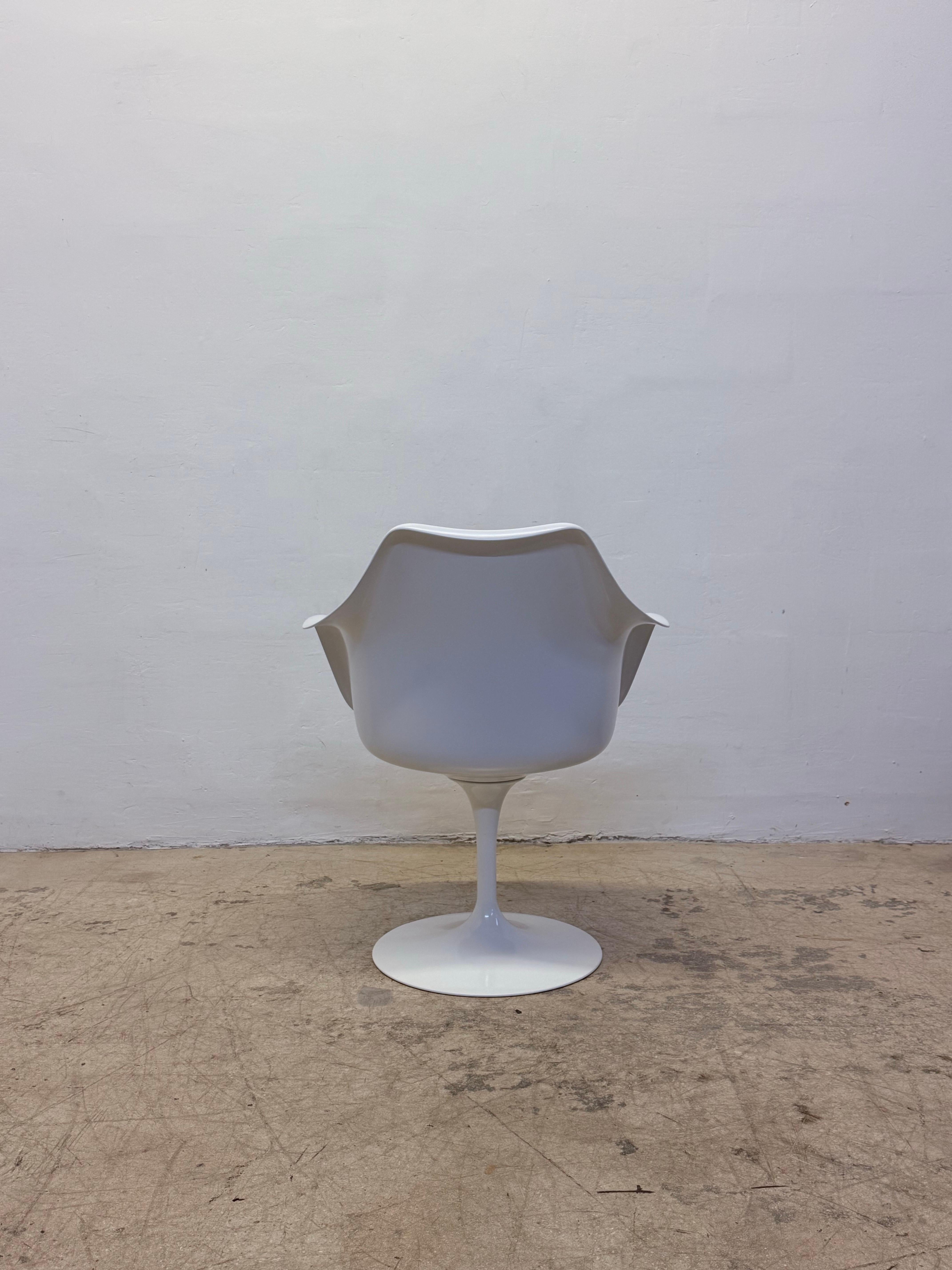Pareja de sillones con pedestal Eero Saarinen Tulip para Knoll Italiano en venta