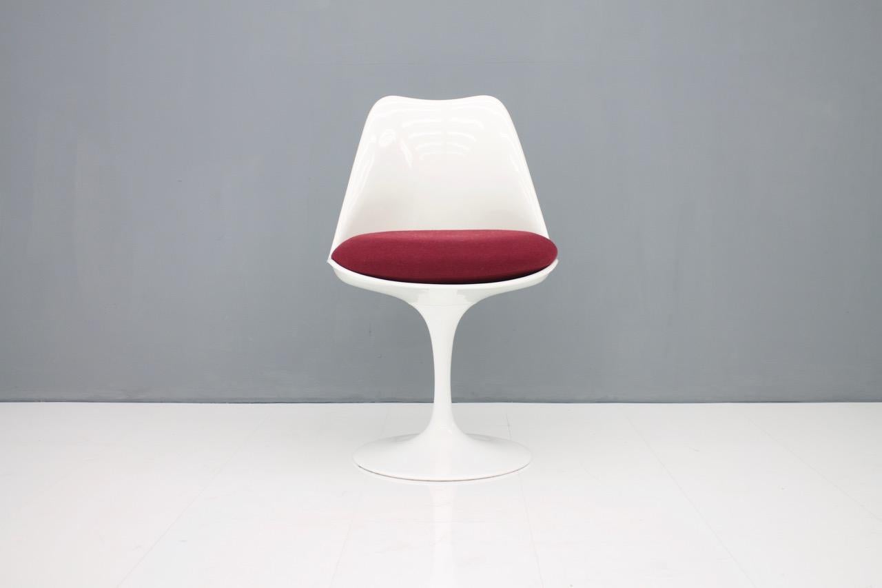 American Eero Saarinen Tulip Side Chair Knoll International For Sale