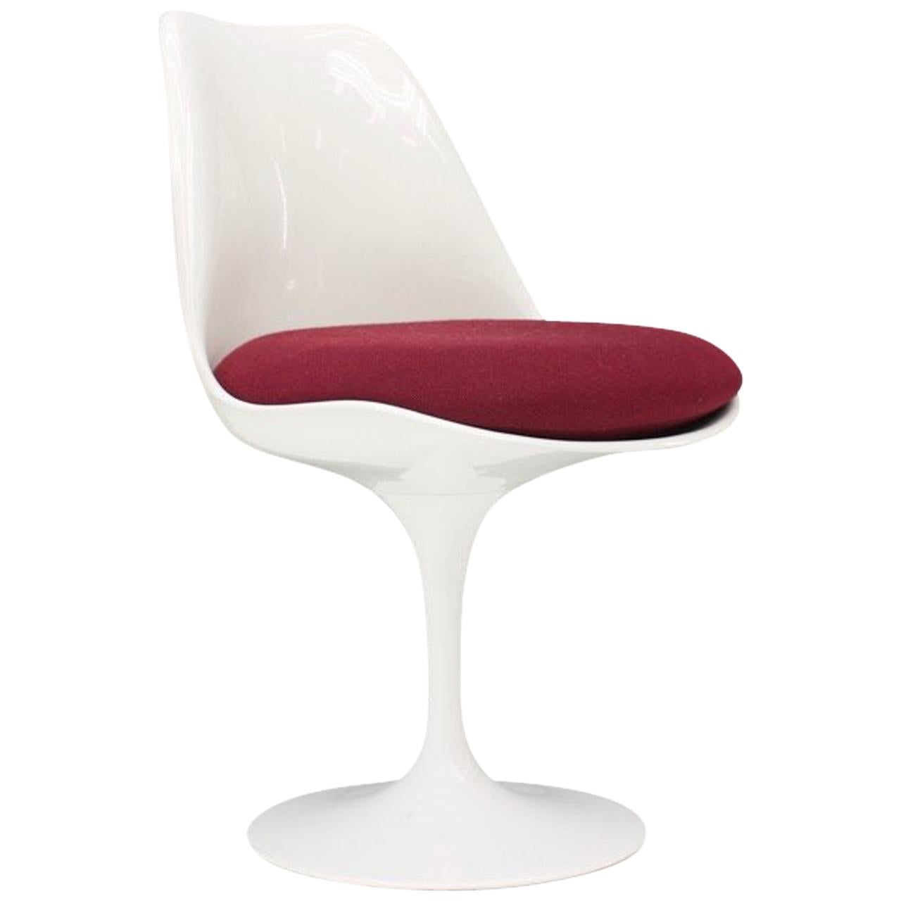 Eero Saarinen Tulip Side Chair Knoll International For Sale
