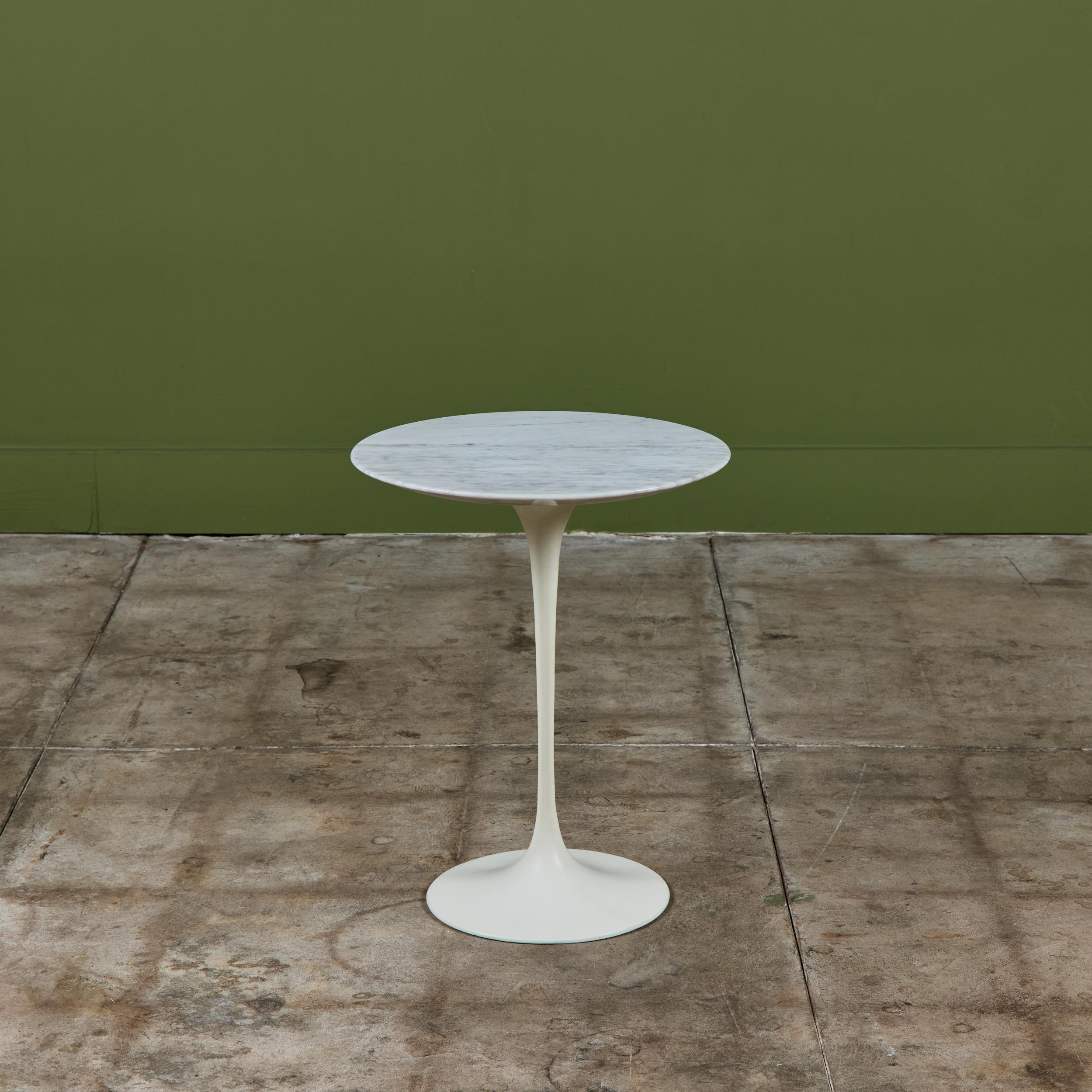 Mid-Century moderno Tavolino Tulip di Eero Saarinen per Knoll in vendita
