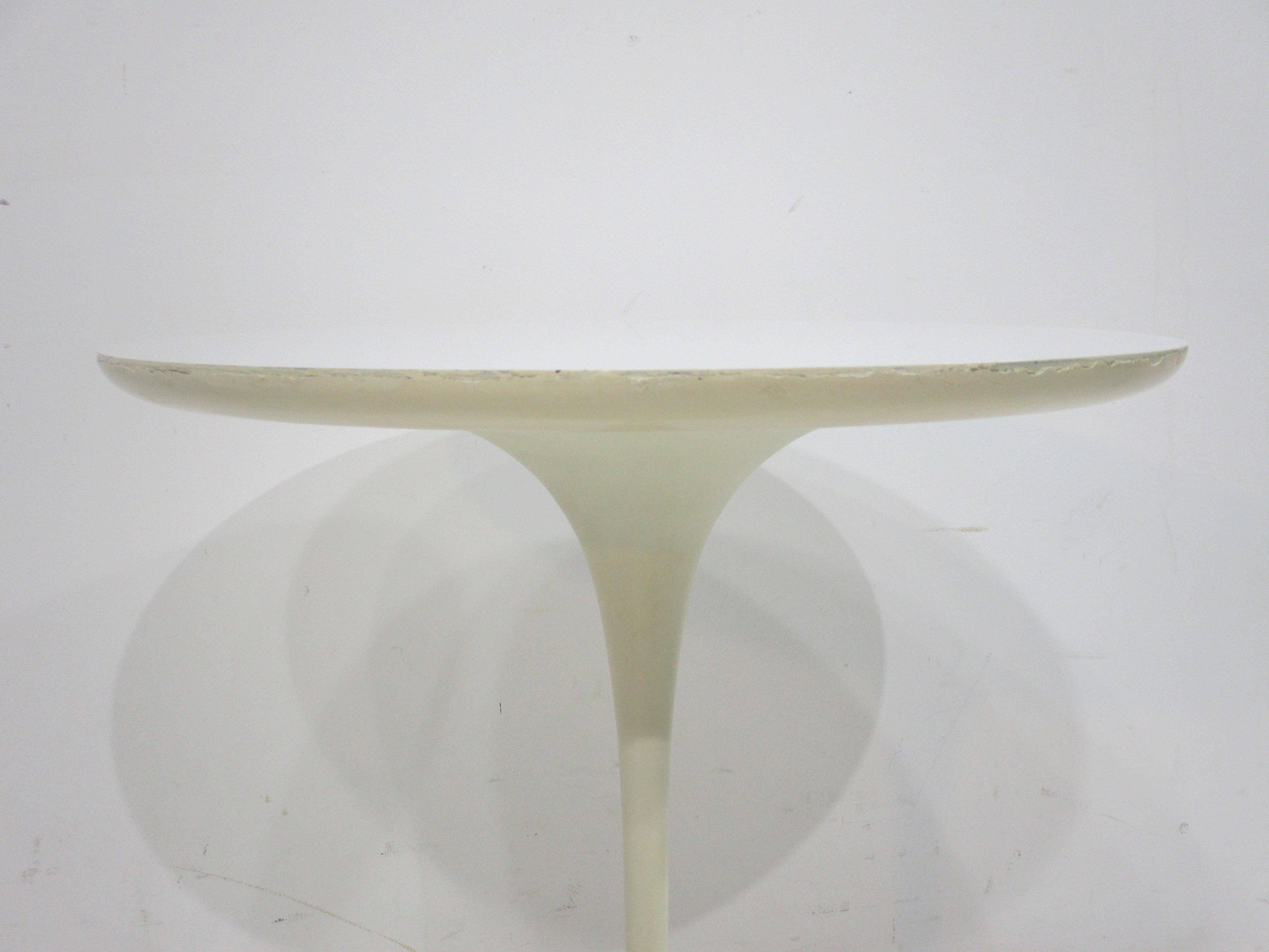 American Eero Saarinen Tulip Side Table for Knoll For Sale