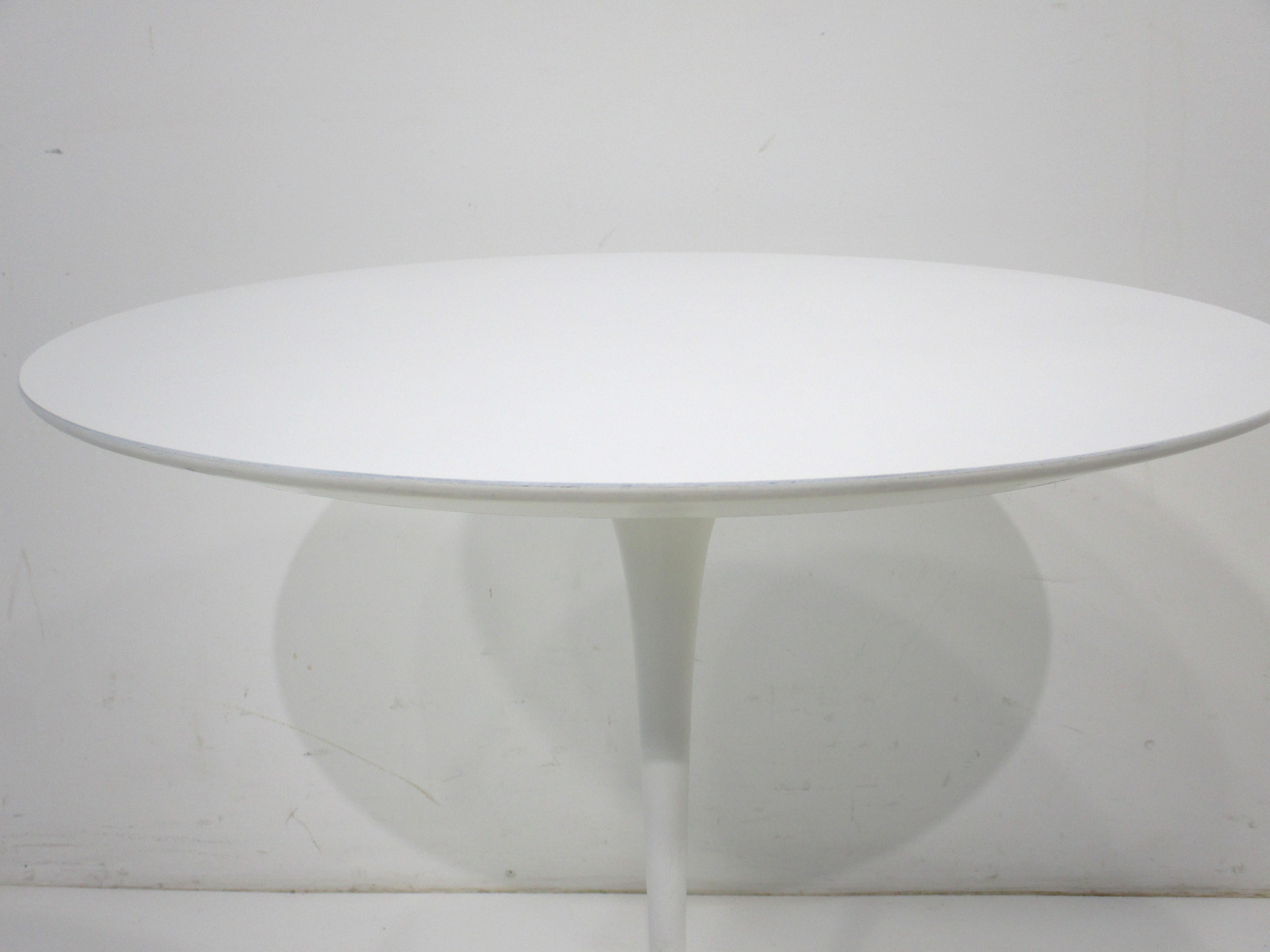 Metal Eero Saarinen Tulip Side Table for Knoll For Sale
