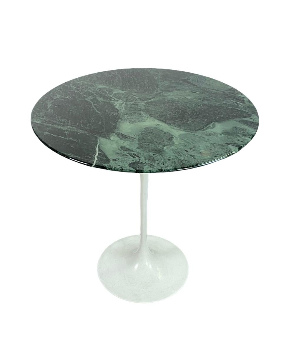 Eero Saarinen Tulip Side Table for Knoll in Verdi Alpi Marble In Good Condition For Sale In Brooklyn, NY
