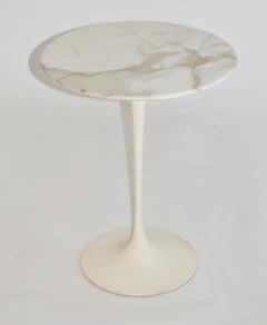 Table d'appoint Tulip d'Eero Saarinen en marbre par Knoll