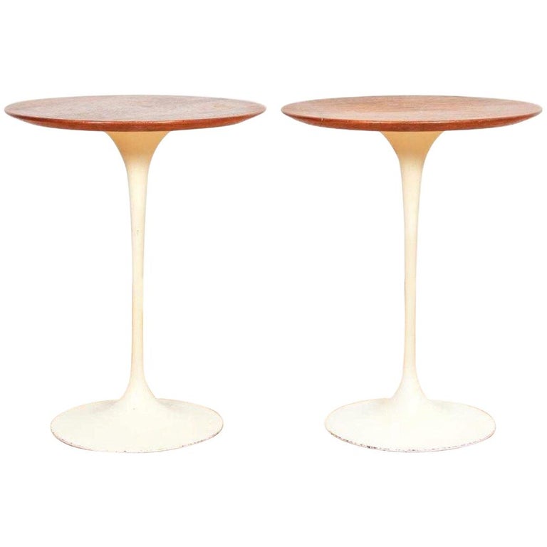 Eero Saarinen Tulip Side Tables for Knoll in Walnut For Sale at 1stDibs