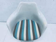 Eero Saarinen “Tulip” Spring Loaded Swivel Armchair for Knoll, 1950s