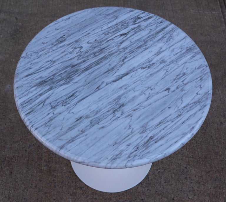 American Eero Saarinen Tulip Style Side or End Table in Carrara Marble For Sale