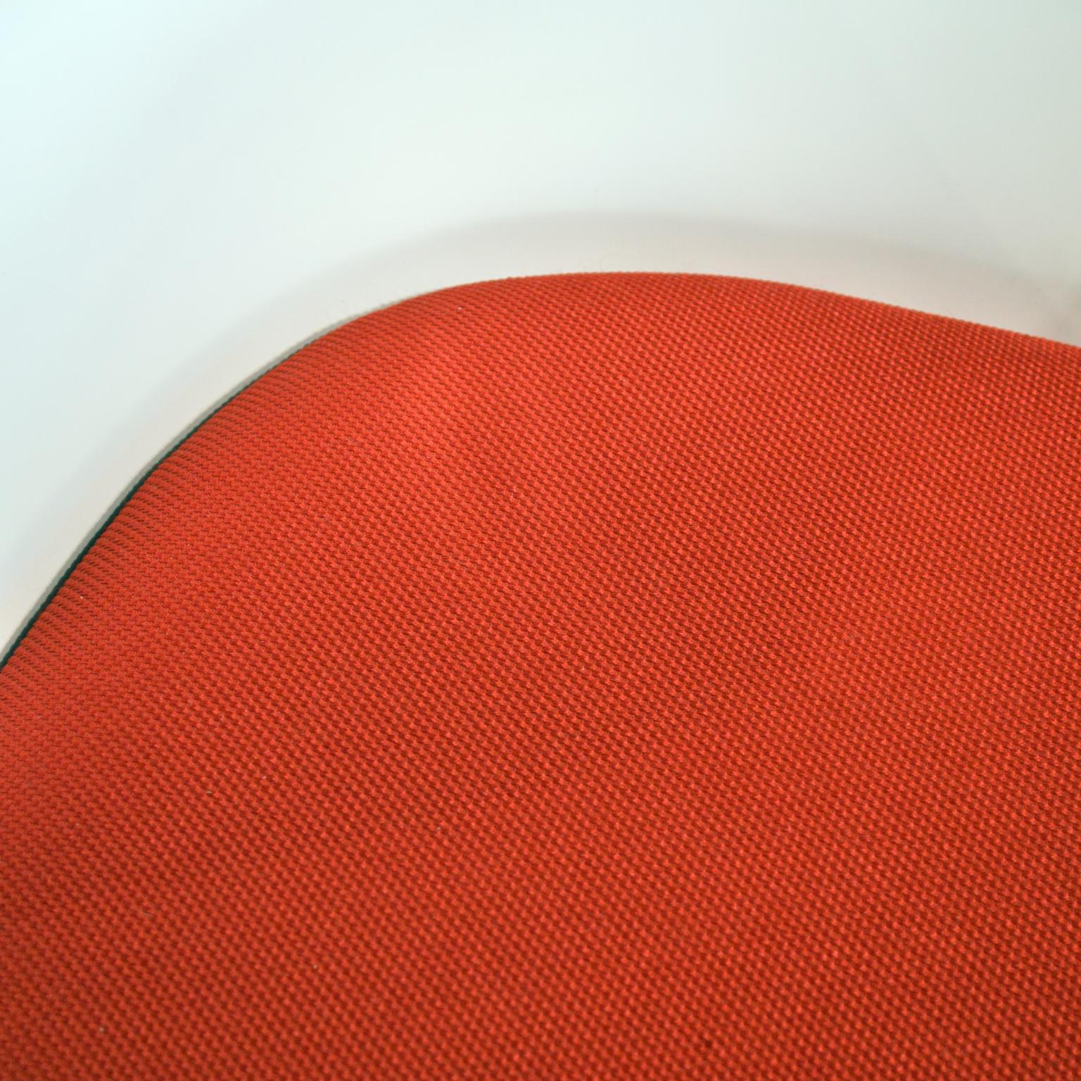 Eero Saarinen Tulip Swivel Armchairs with Red Cushions by Knoll 2