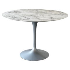 Eero Saarinen Tulip Table for Knoll in satin Arabescato marble