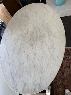 Eero Saarinen Tulip Mid-Size Dining Table