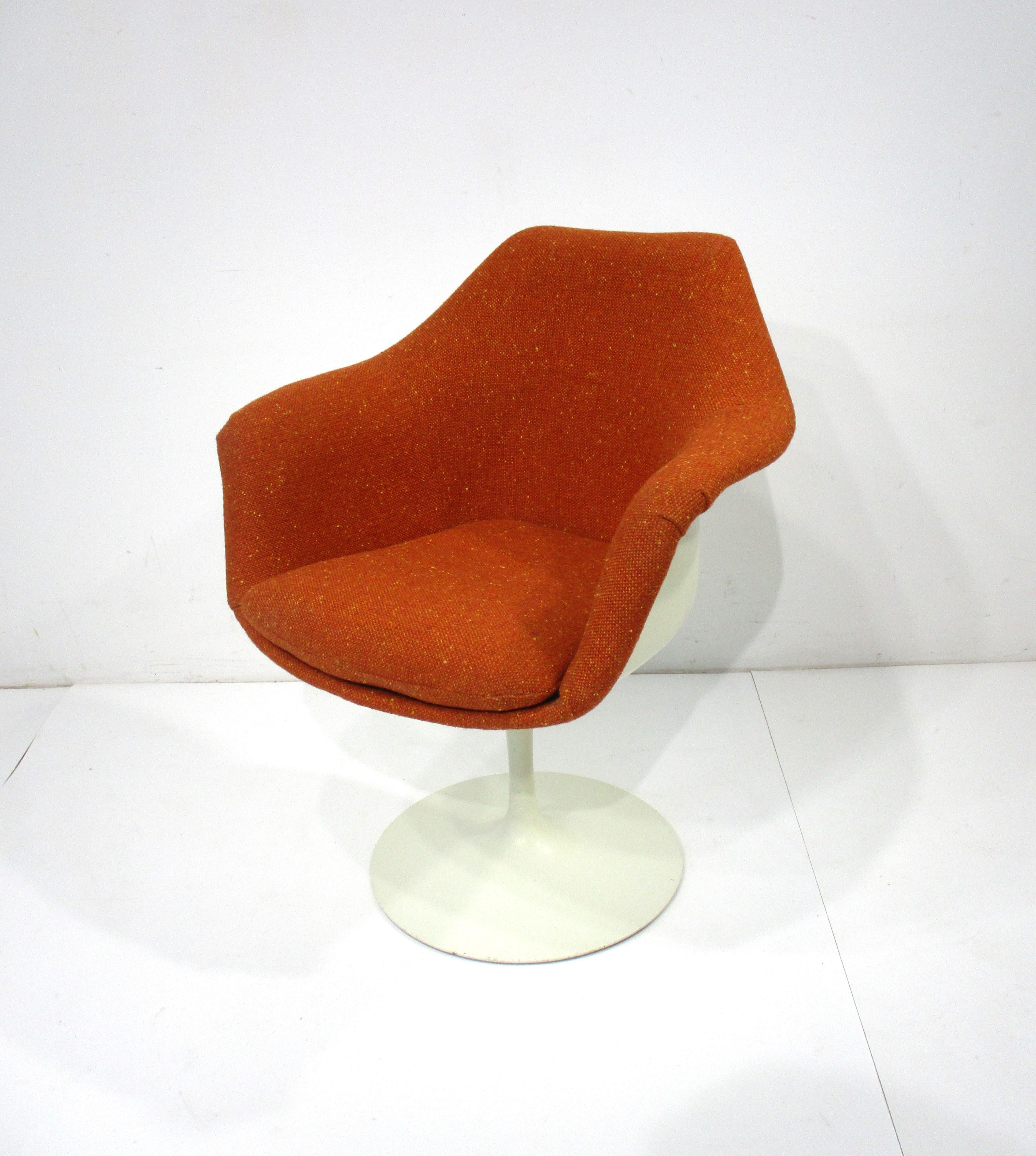 Eero Saarinen Upholstered Tulip Armchair for Knoll  For Sale 2