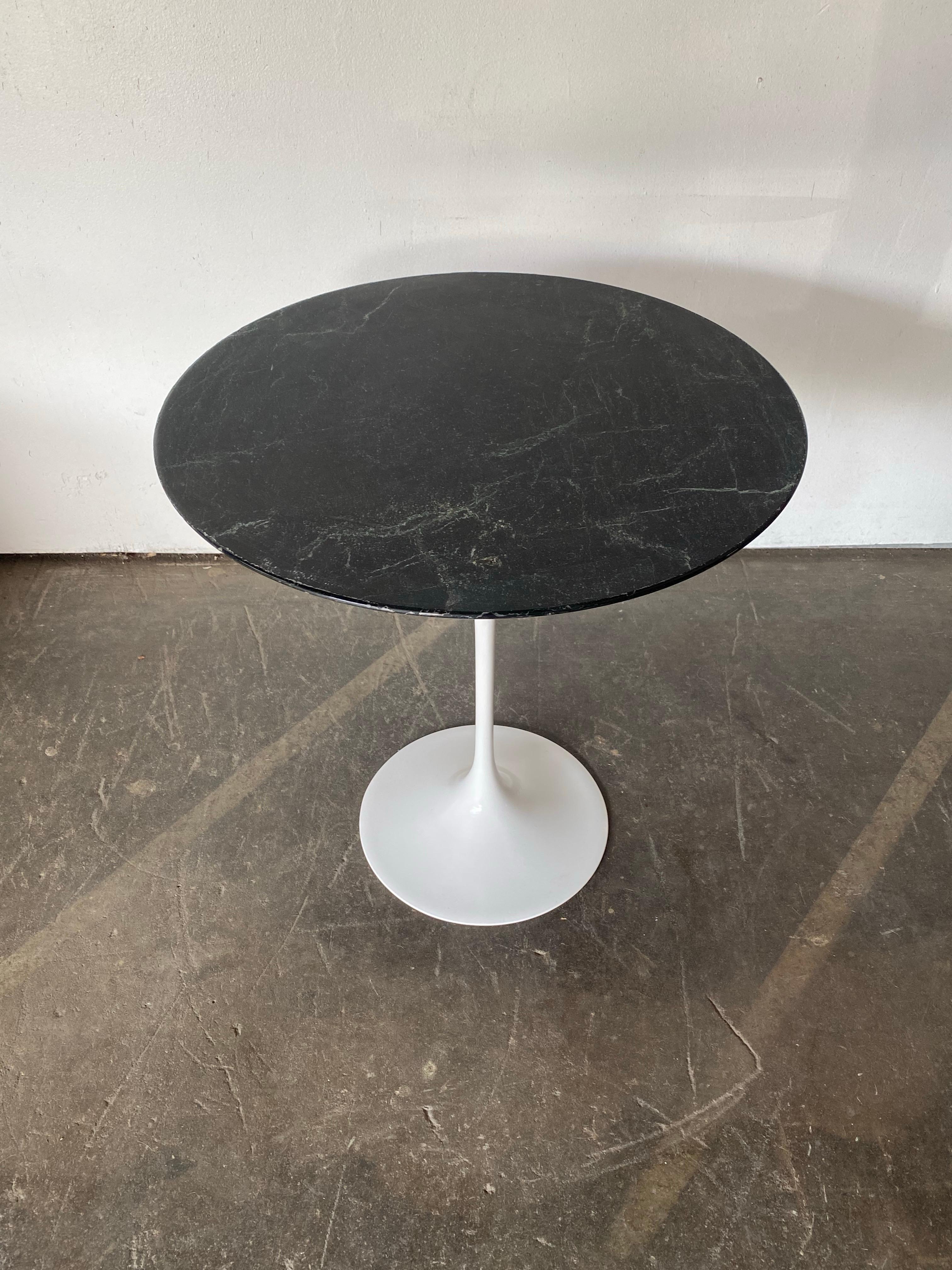 Eero Saarinen Verdi Alpi Green Marble Tulip Side Table for Knoll For Sale 2