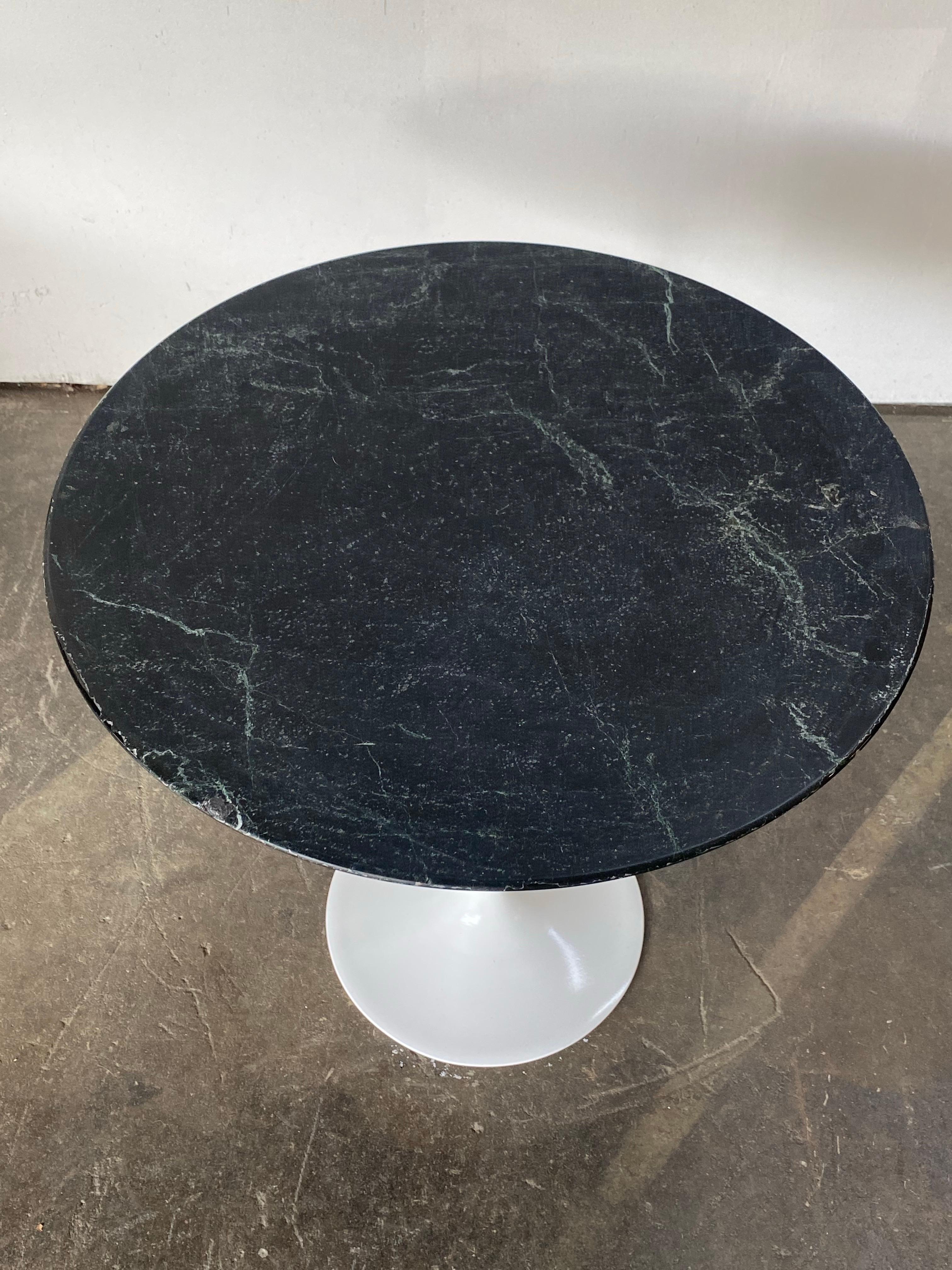 Eero Saarinen Verdi Alpi Green Marble Tulip Side Table for Knoll For Sale 4