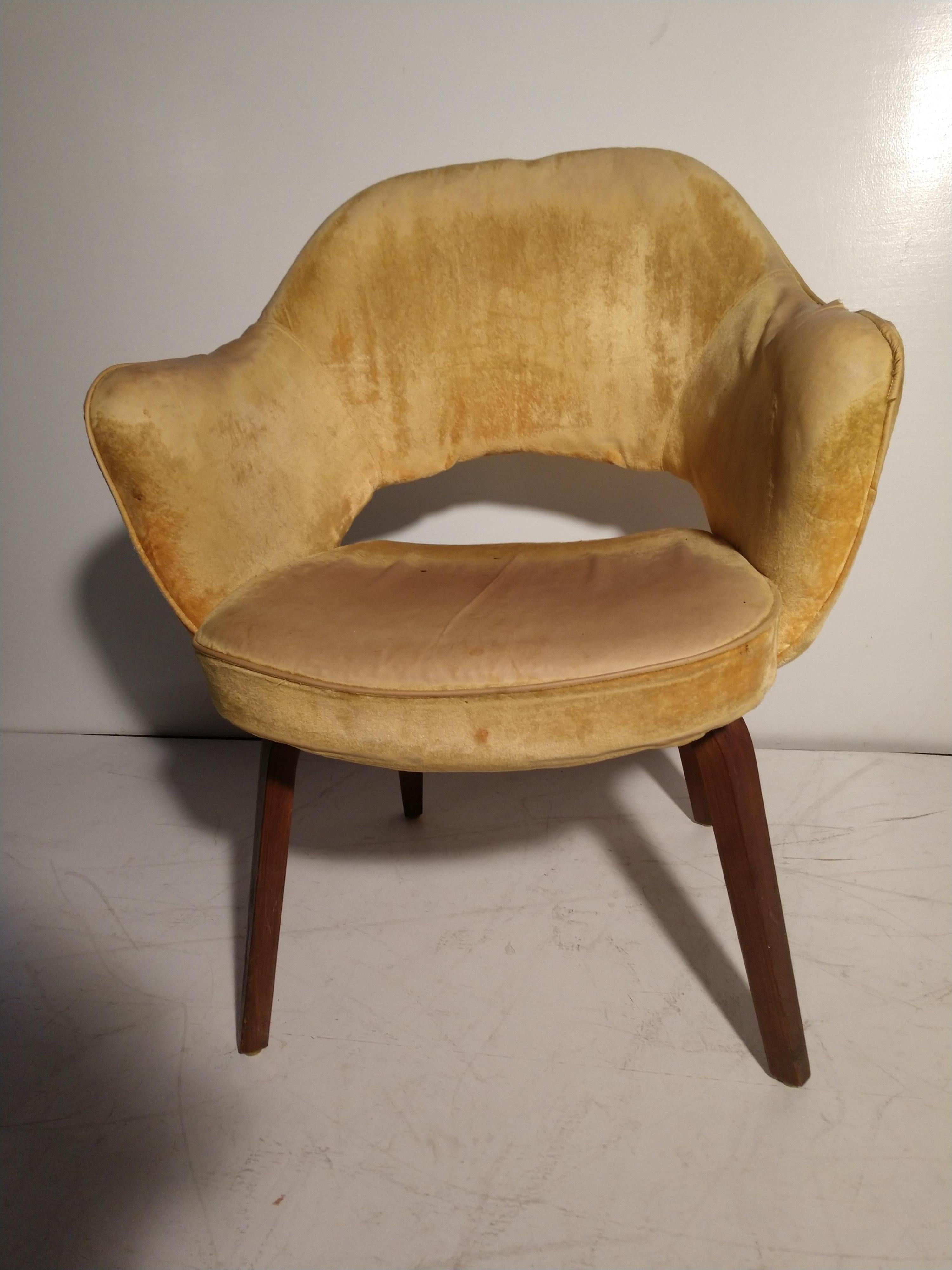 vintage knoll saarinen executive chair