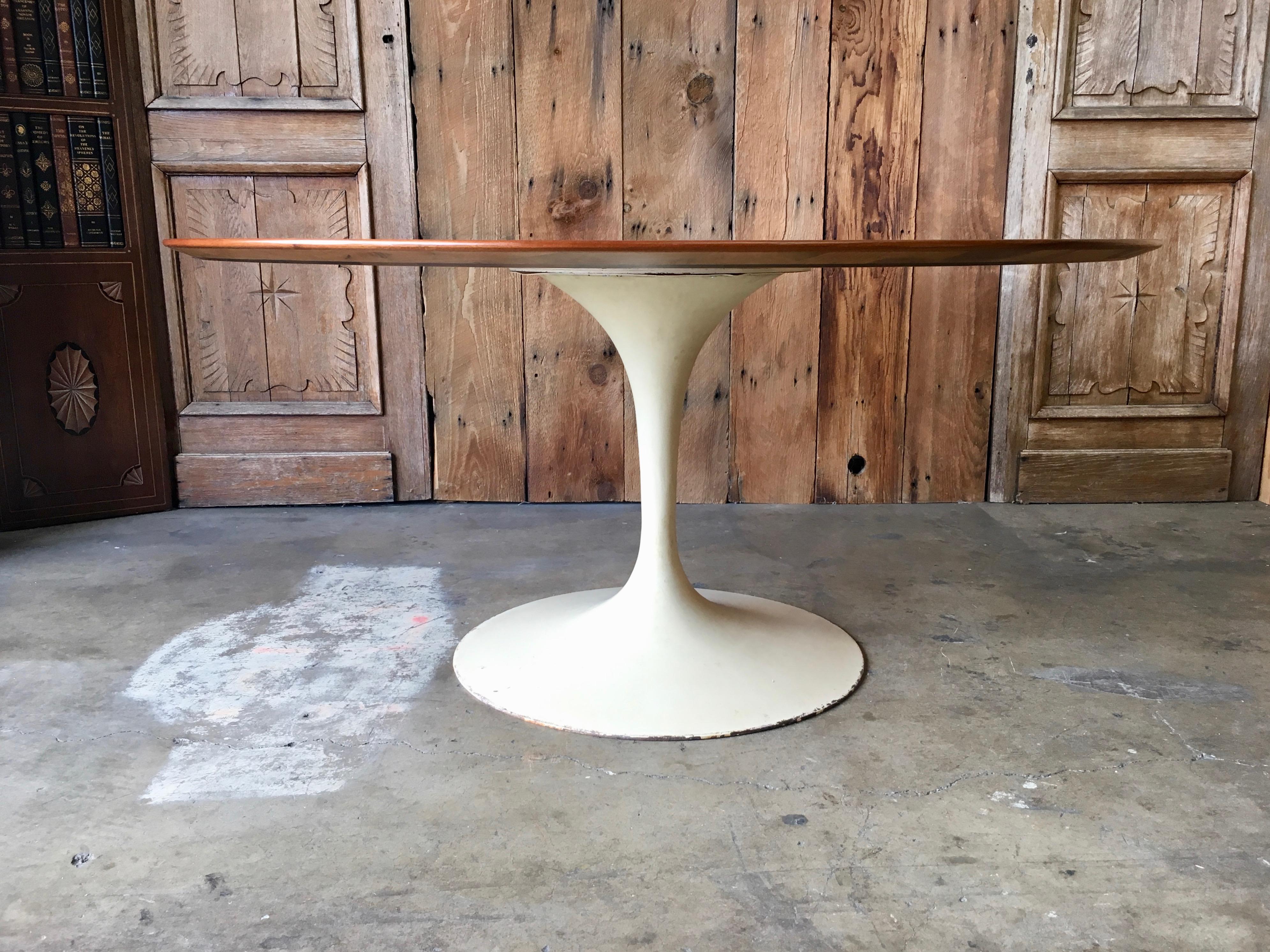 Eero Saarinen Walnut Tulip Dining Table for Knoll 3