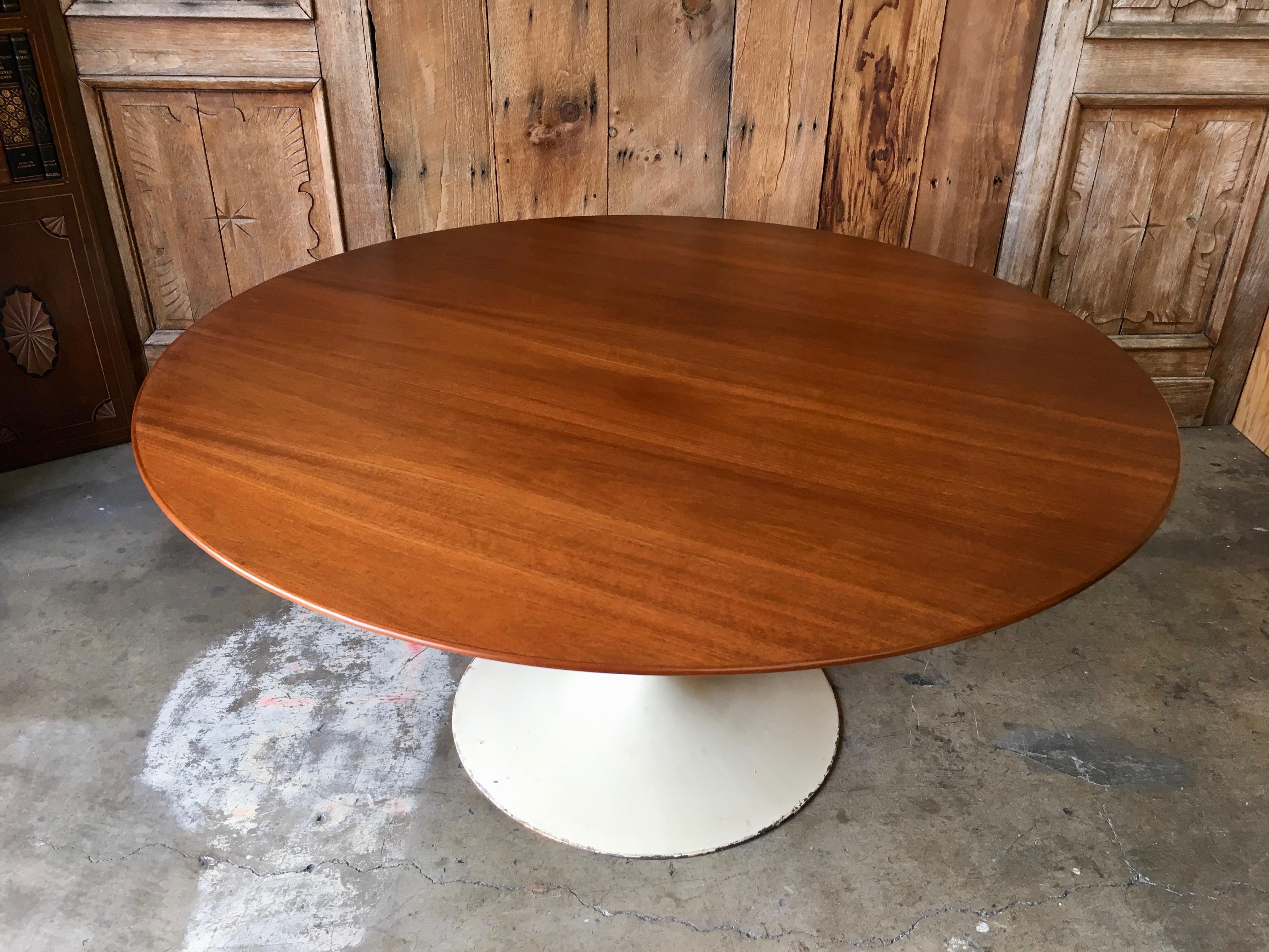 Mid-Century Modern Eero Saarinen Walnut Tulip Dining Table for Knoll