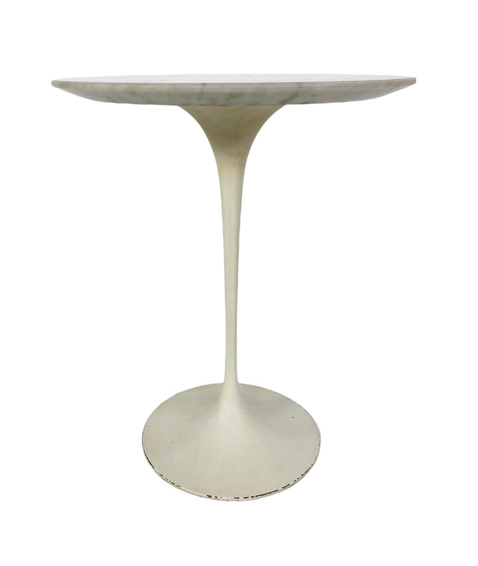 Cast Eero Saarinen White Carrara Marble Tulip Side Table by Knoll For Sale