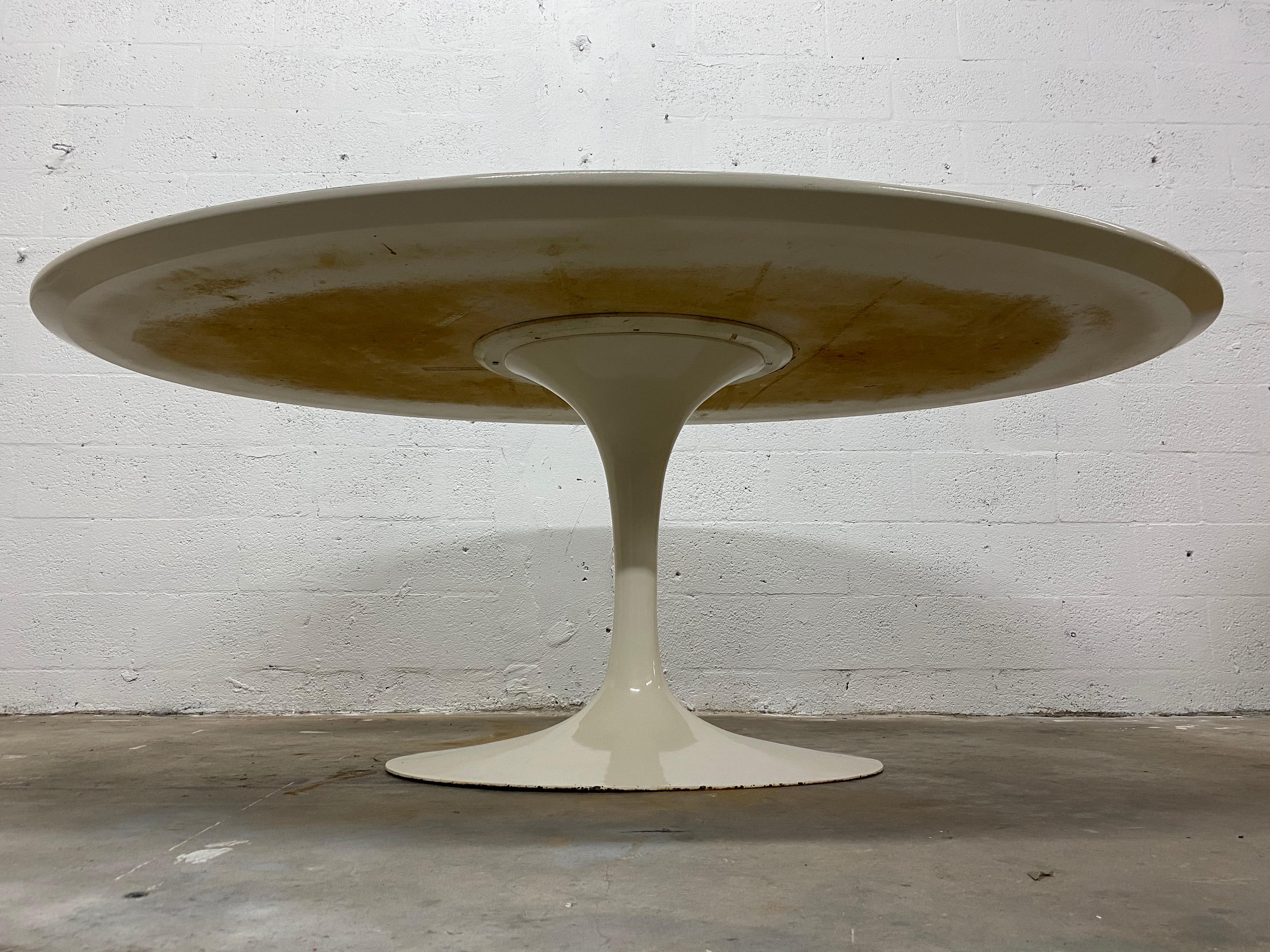 20th Century Eero Saarinen White Laminate Oval Tulip Dining Table for Knoll, 1960s