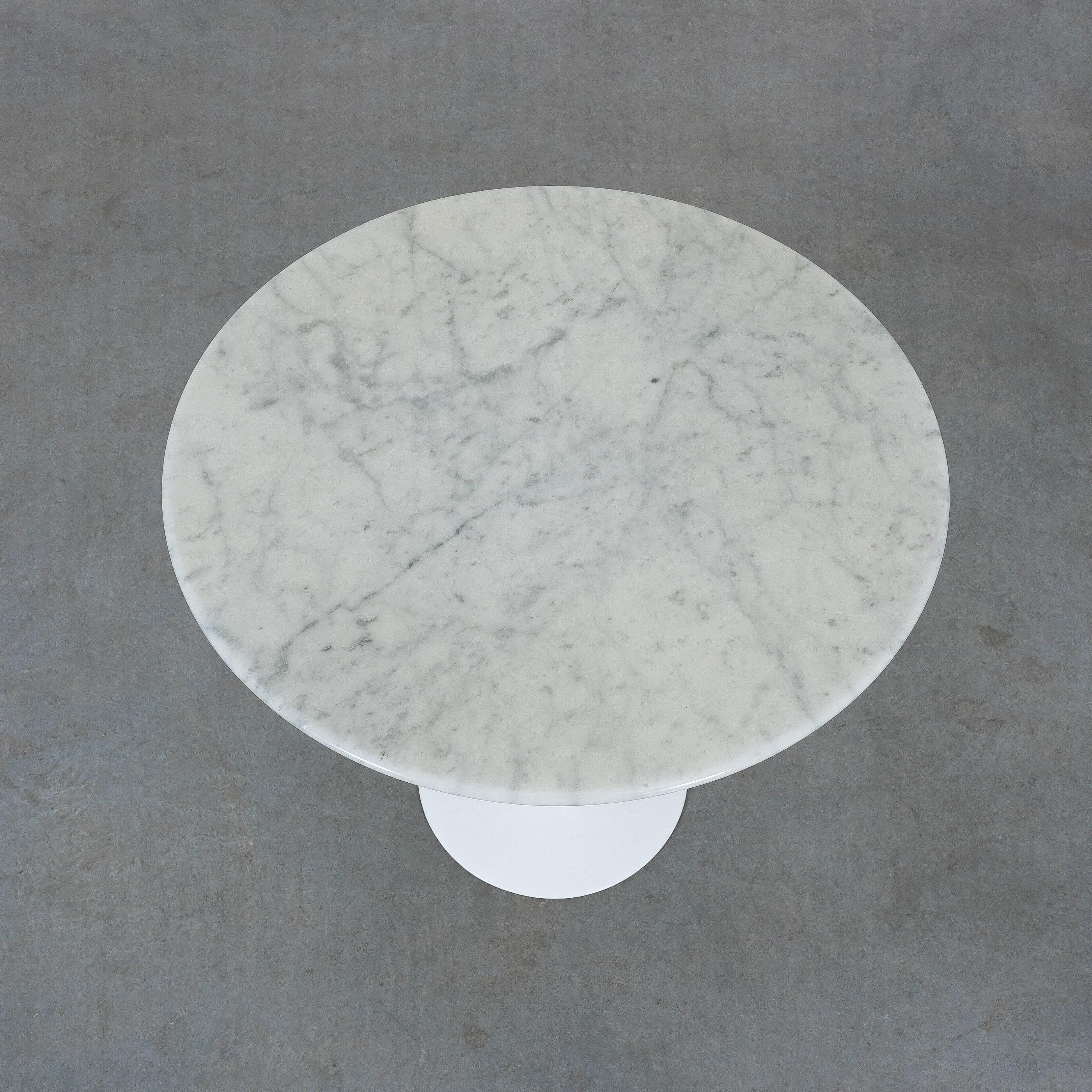 Table d'appoint en marbre blanc d'Eero Saarinen pour Knoll, 1960 en vente 1