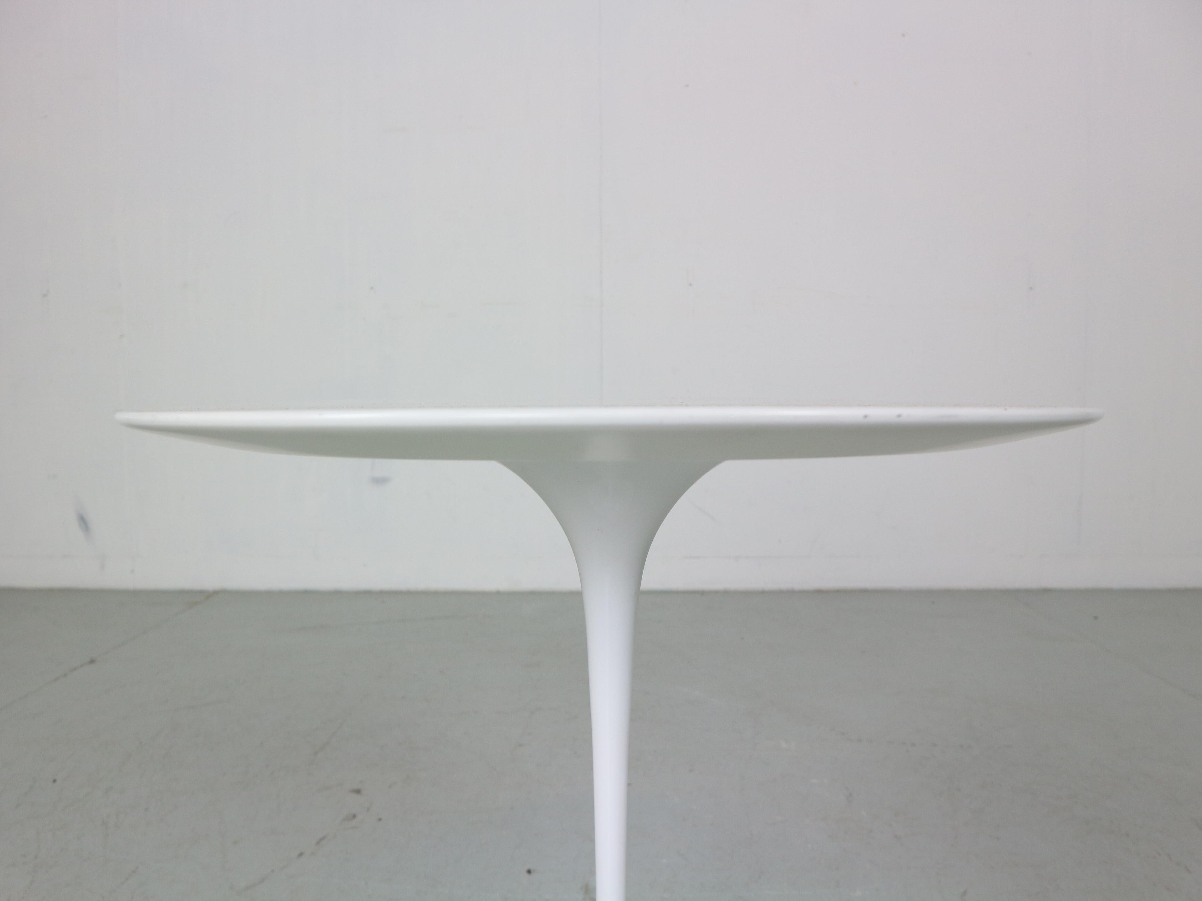Eero Saarinen White Vintage Tulip Side Table for Knoll, 1960 4