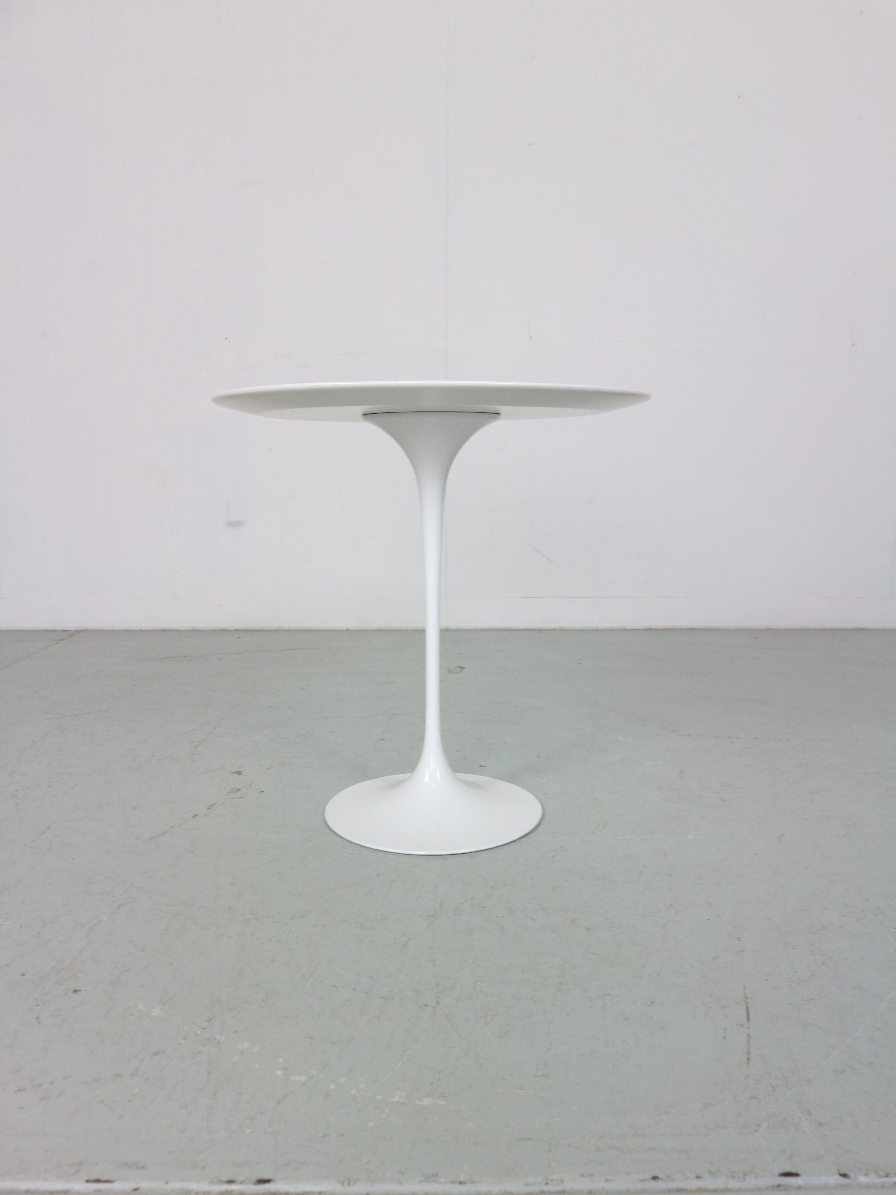 Mid-Century Modern Eero Saarinen White Vintage Tulip Side Table for Knoll, 1960