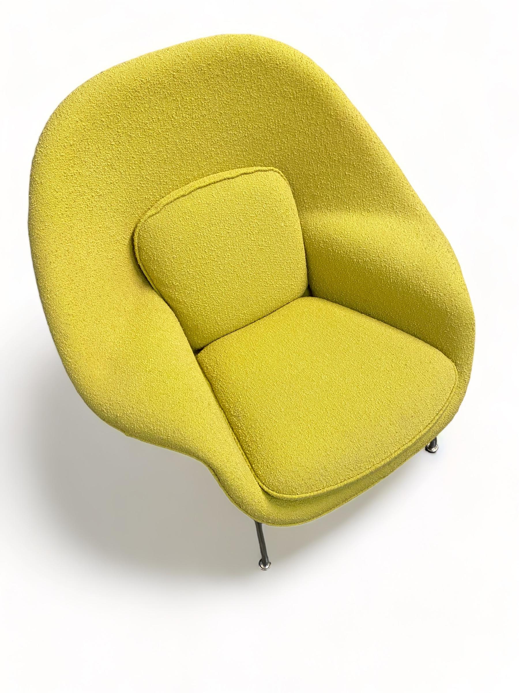 Eero Saarinen Womb Chair and Ottoman for Knoll, Boucle 2