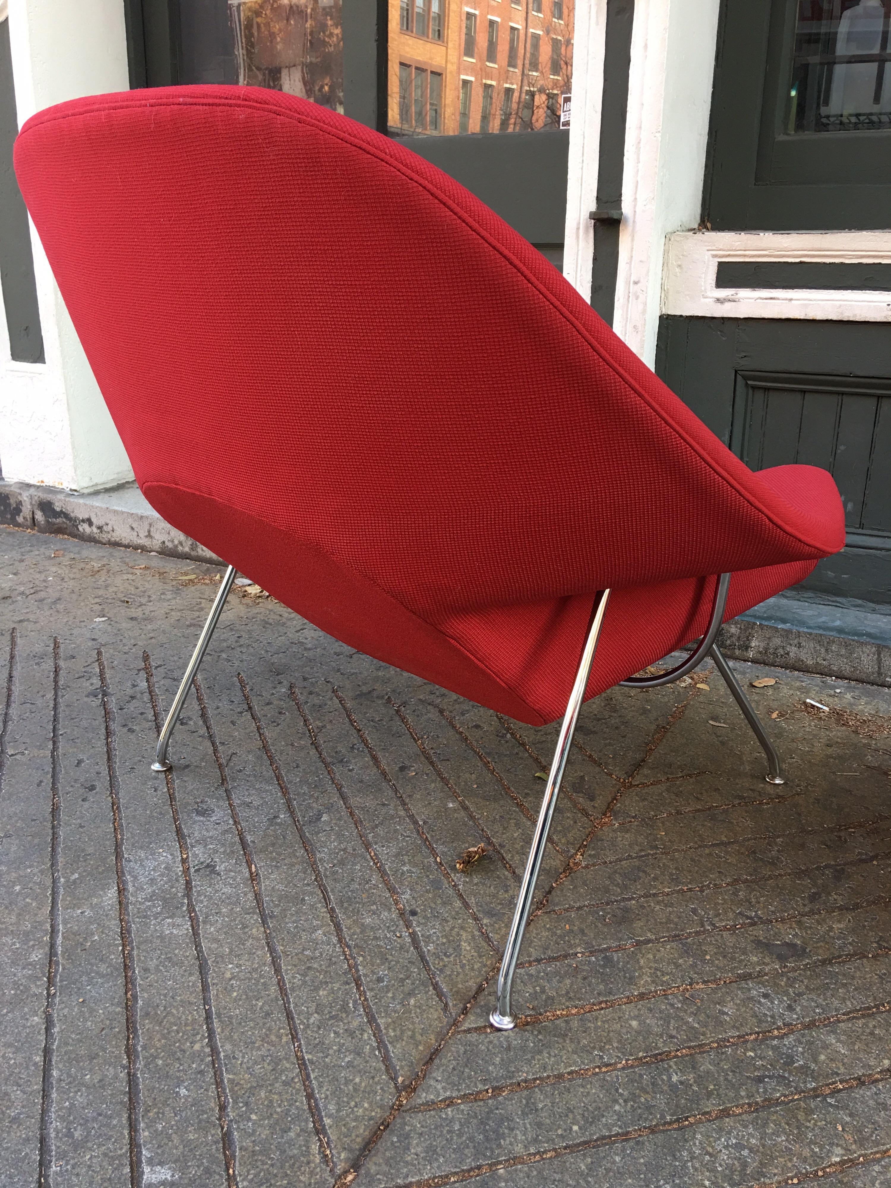 Eero Saarinen Womb Chair and Ottoman for Knoll 3