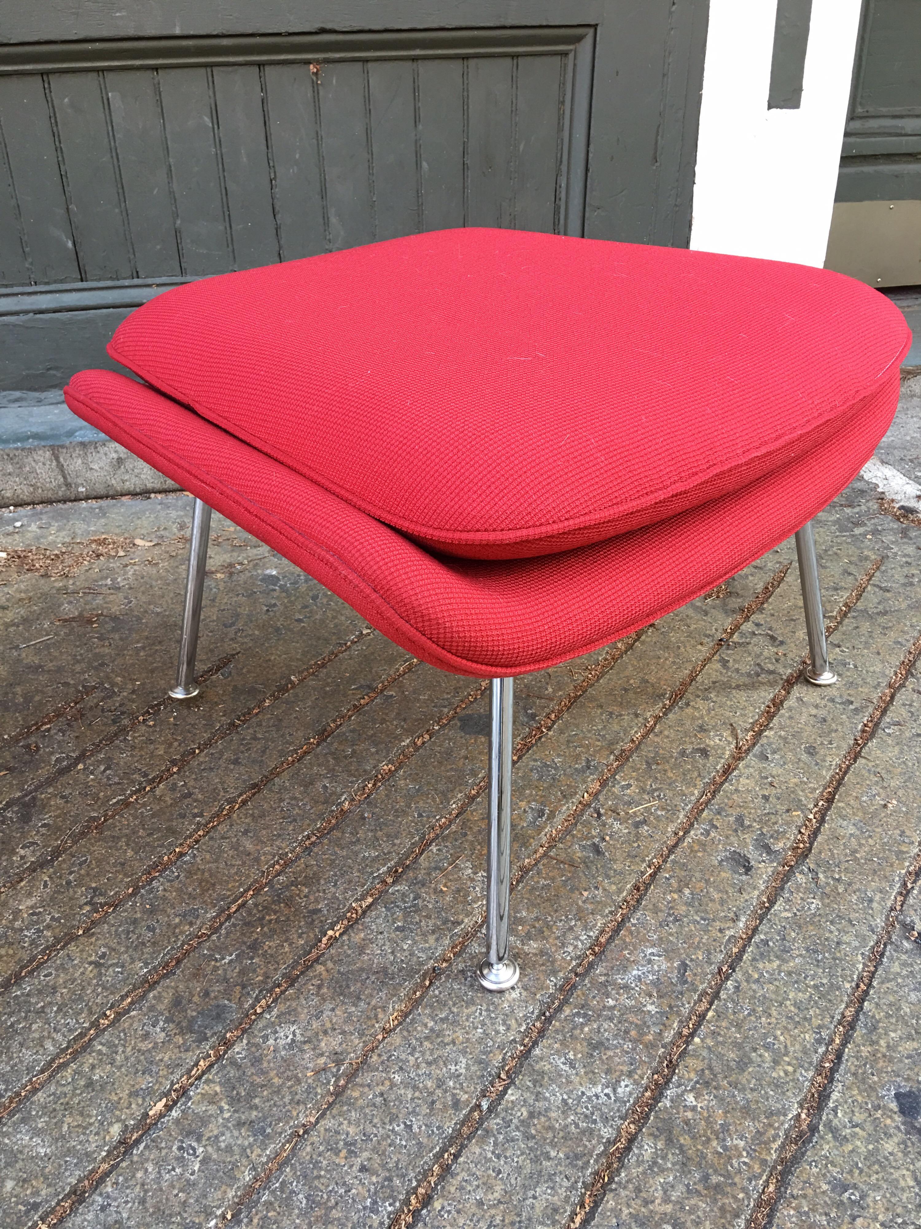 Eero Saarinen Womb Chair and Ottoman for Knoll 1