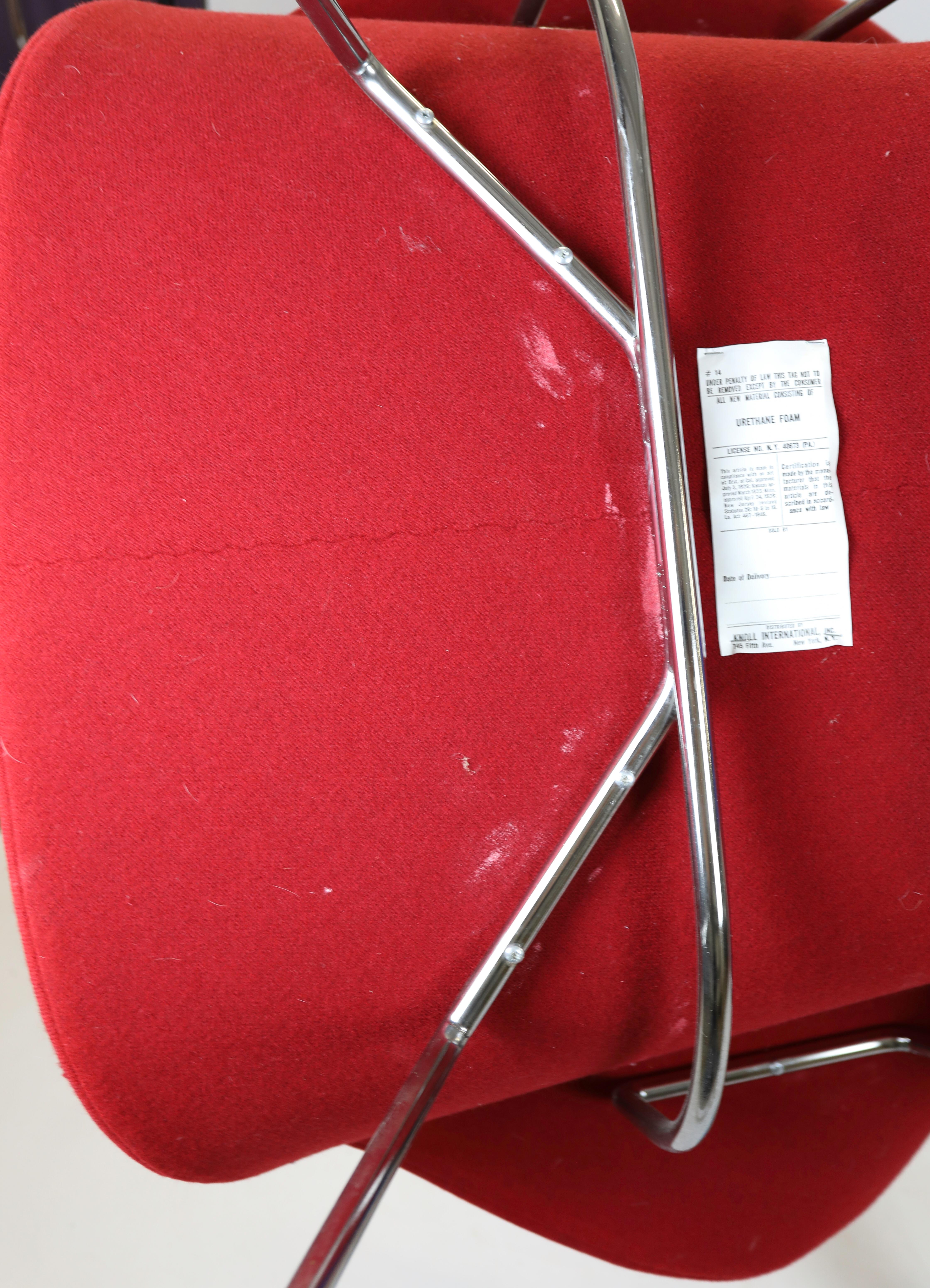 Eero Saarinen Womb Chair und Ottoman (Nordamerikanisch) im Angebot
