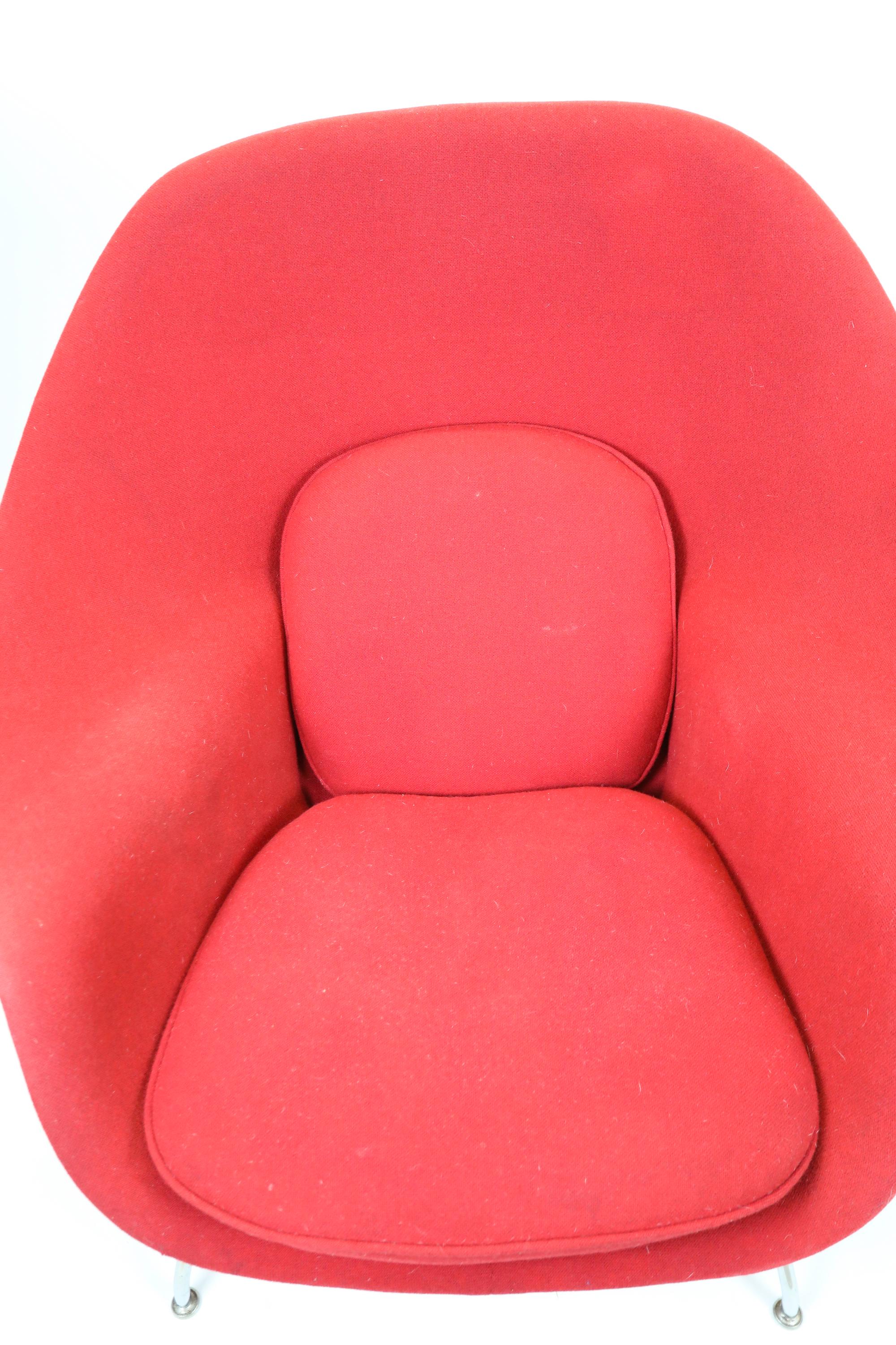 Upholstery Eero Saarinen Womb Chair And Ottoman For Sale