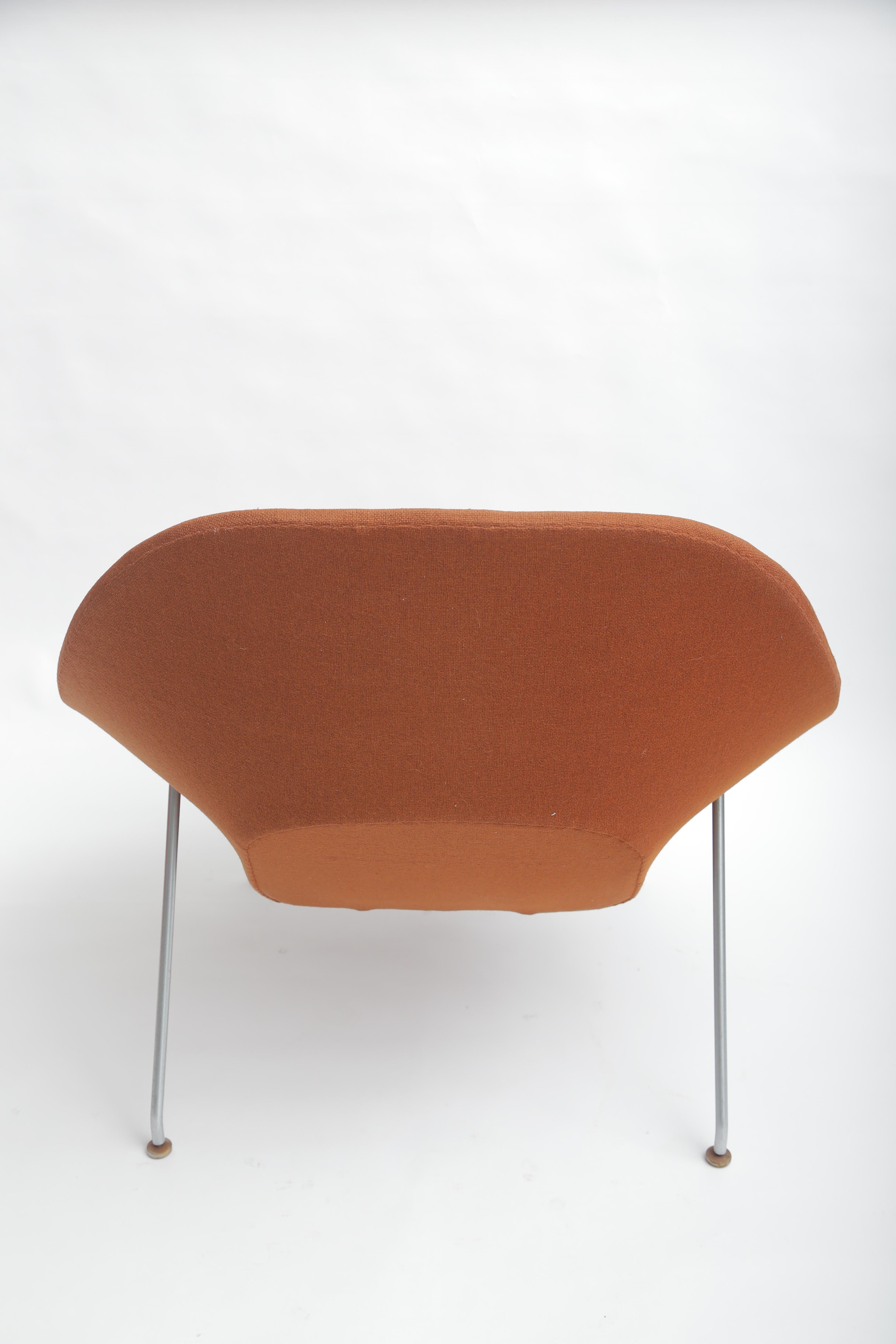 Eero Saarinen Womb Chair and Ottoman 1