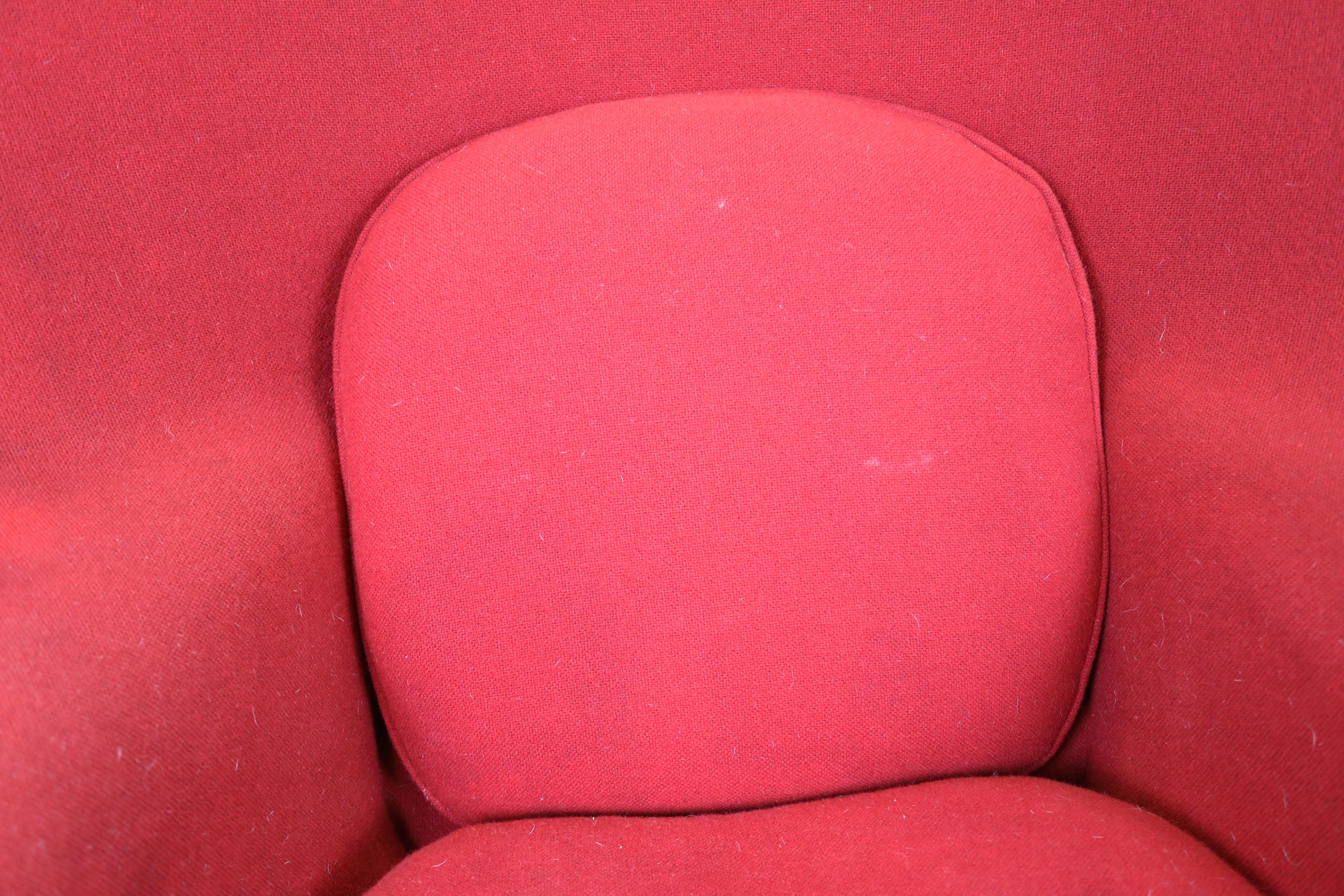 Chaise et pouf Womb d'Eero Saarinen en vente 1