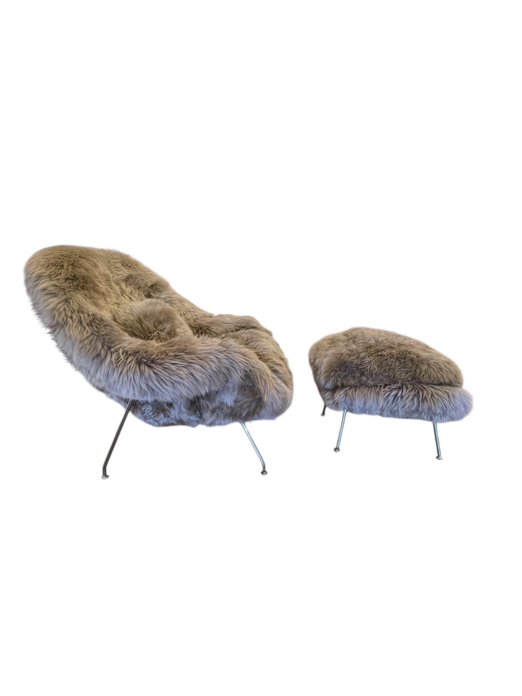Eero Saarinen Womb Chair and Ottoman in New Zealand Taupe Sheepskin For Sale 1