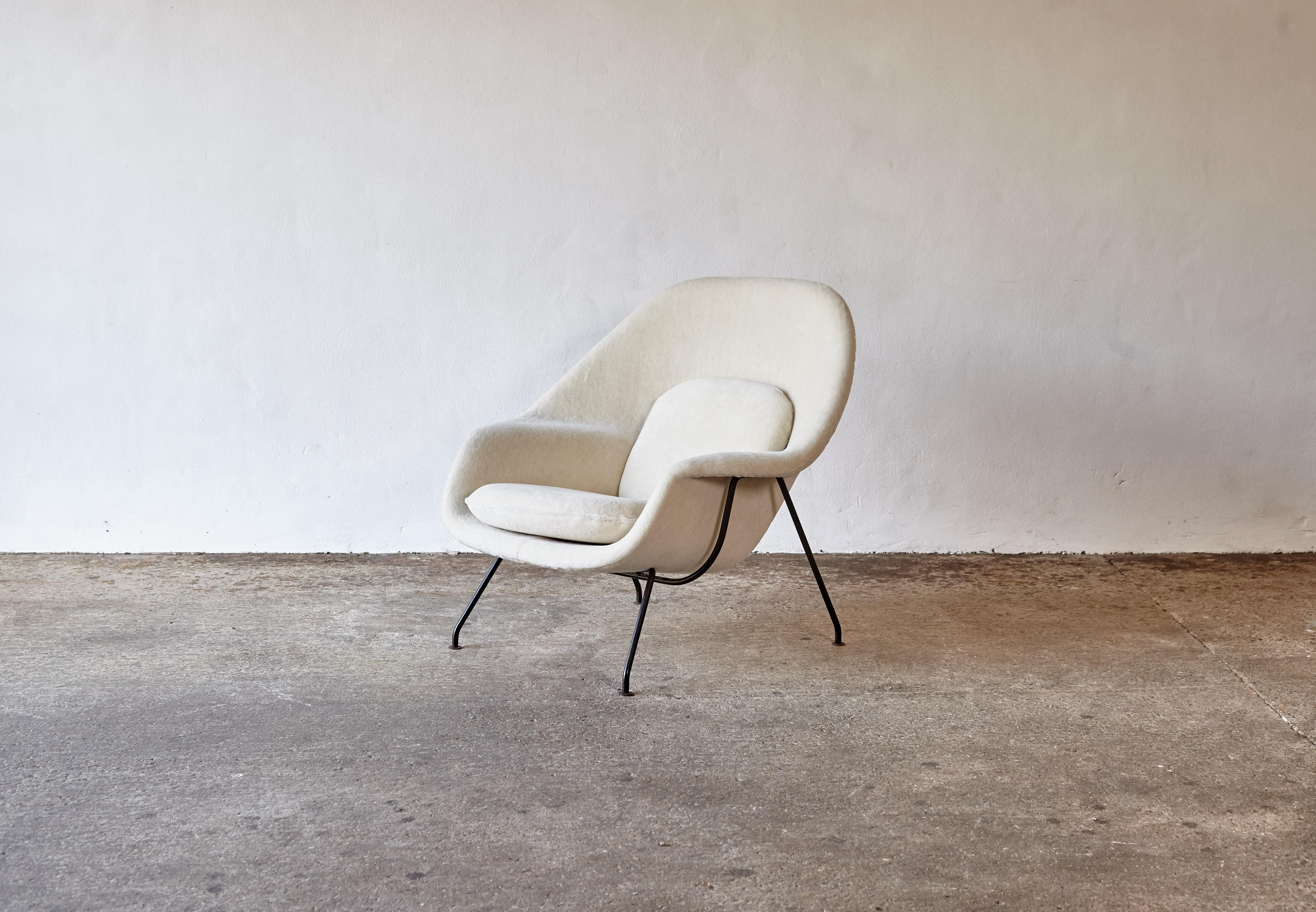 Eero Saarinen Womb Chair and Ottoman, New Alpaca Fabric, Knoll, USA, 1950s-1960s 5