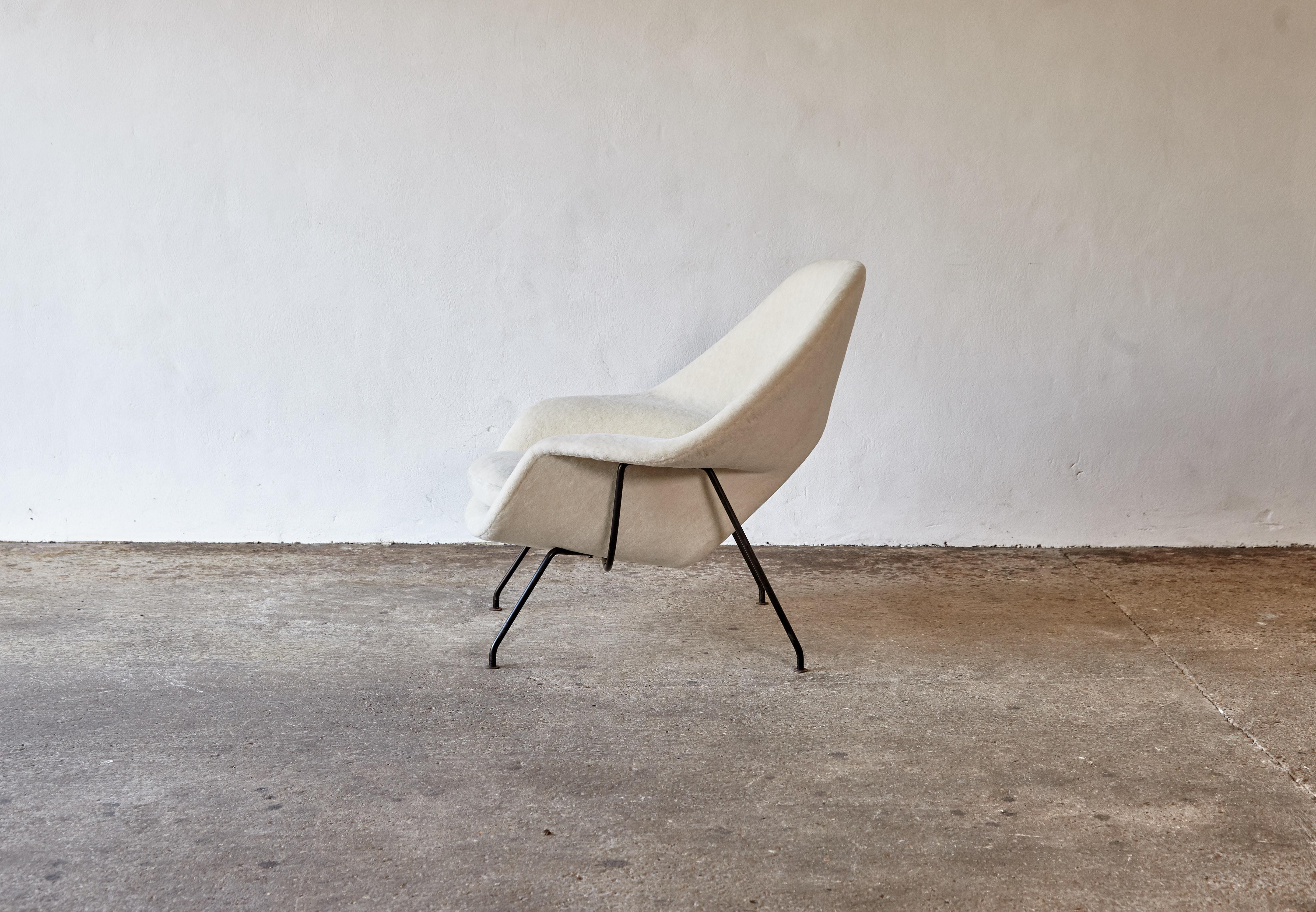Eero Saarinen Womb Chair and Ottoman, New Alpaca Fabric, Knoll, USA, 1950s-1960s 6