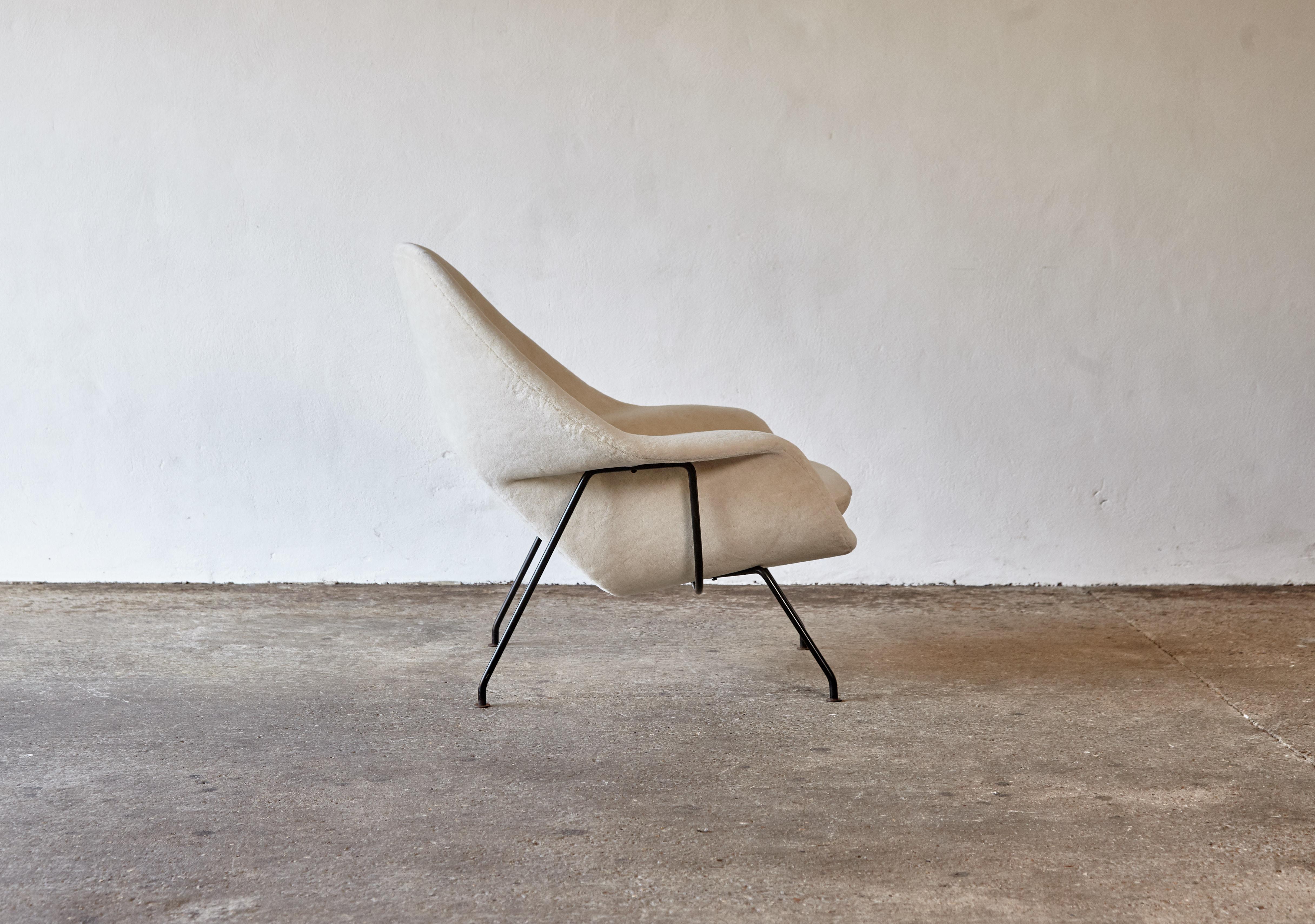Eero Saarinen Womb Chair and Ottoman, New Alpaca Fabric, Knoll, USA, 1950s-1960s 8