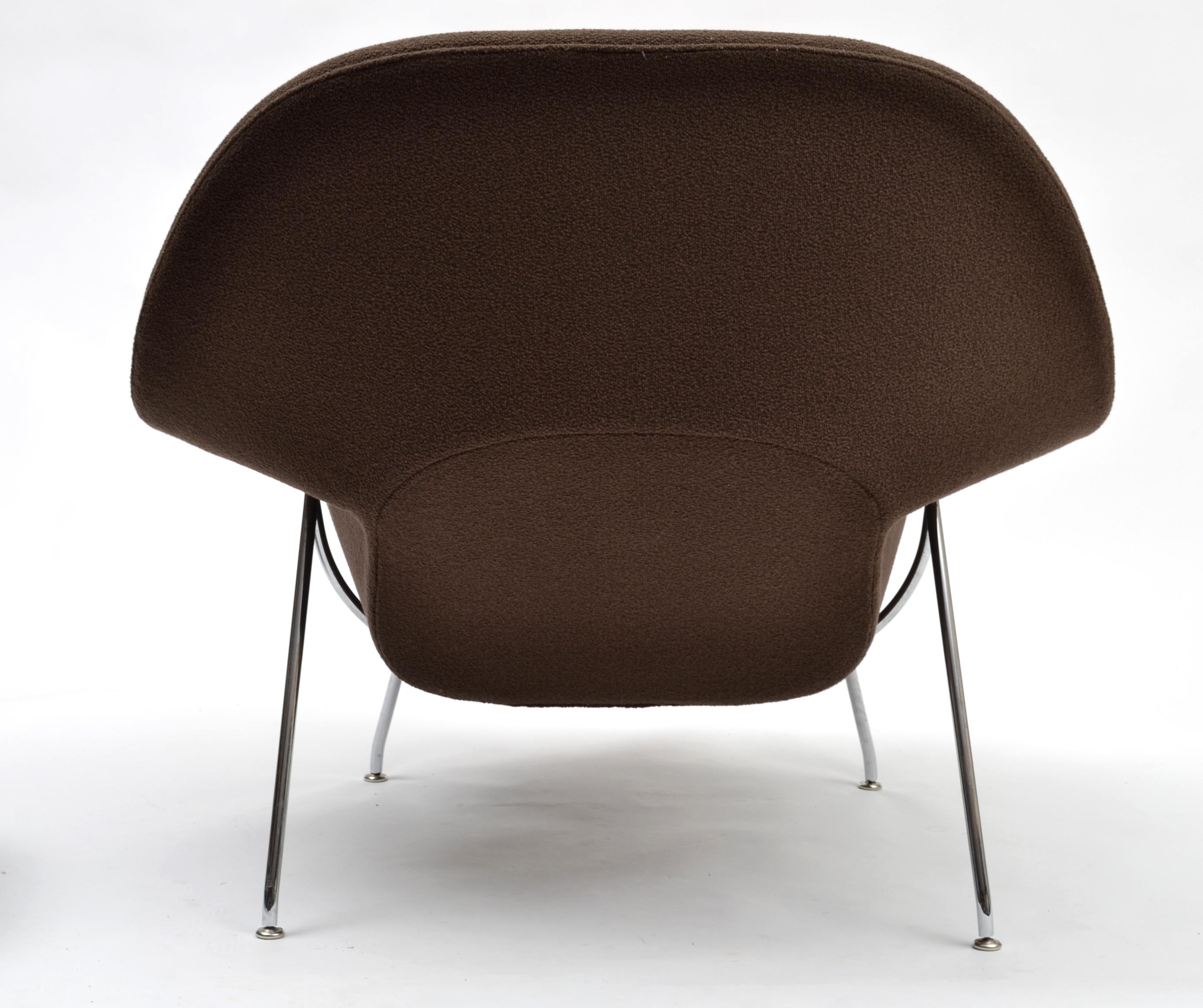 Contemporary Eero Saarinen Womb Chair and Ottoman Produced by Knoll For Sale