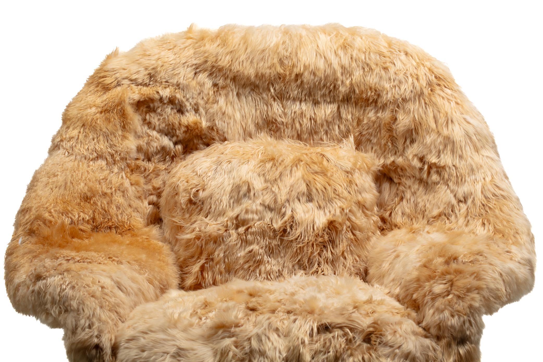 Silla Womb de Eero Saarinen para Knoll Tapizada en alpaca champán cosida a mano en venta 3