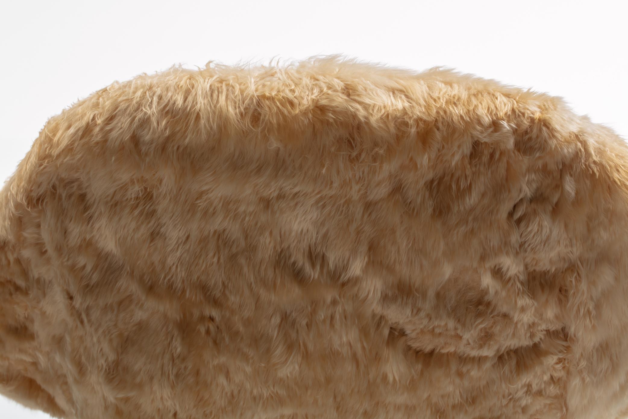 Silla Womb de Eero Saarinen para Knoll Tapizada en alpaca champán cosida a mano en venta 9