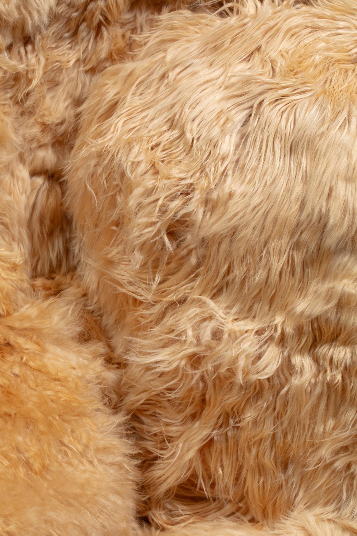 Silla Womb de Eero Saarinen para Knoll Tapizada en alpaca champán cosida a mano en venta 13