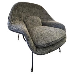 Chaise Womb d'Eero Saarinen en tissu de laine bouclé gris anthracite