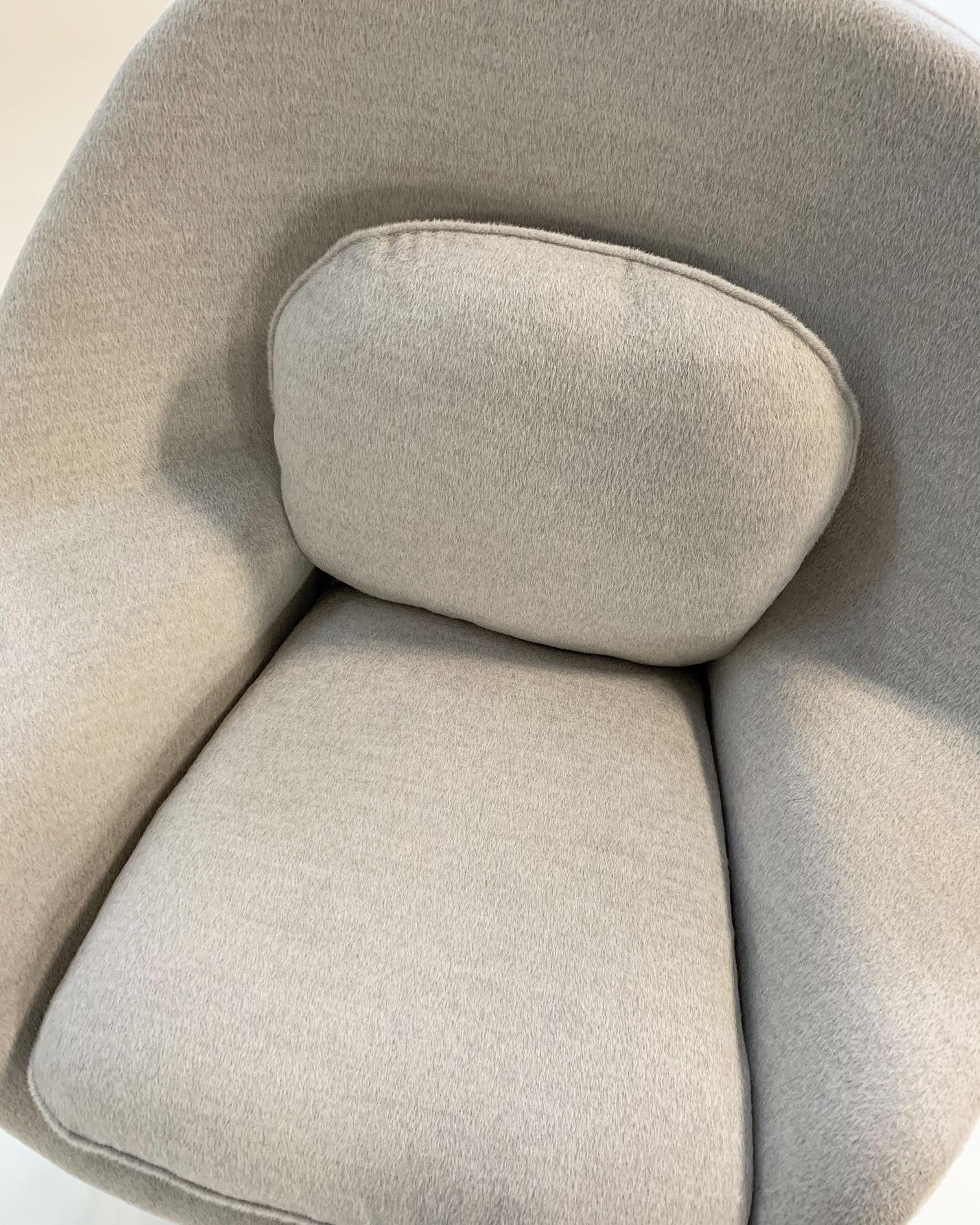 Eero Saarinen Womb Chair in Loro Piana Alpaca Wool 2