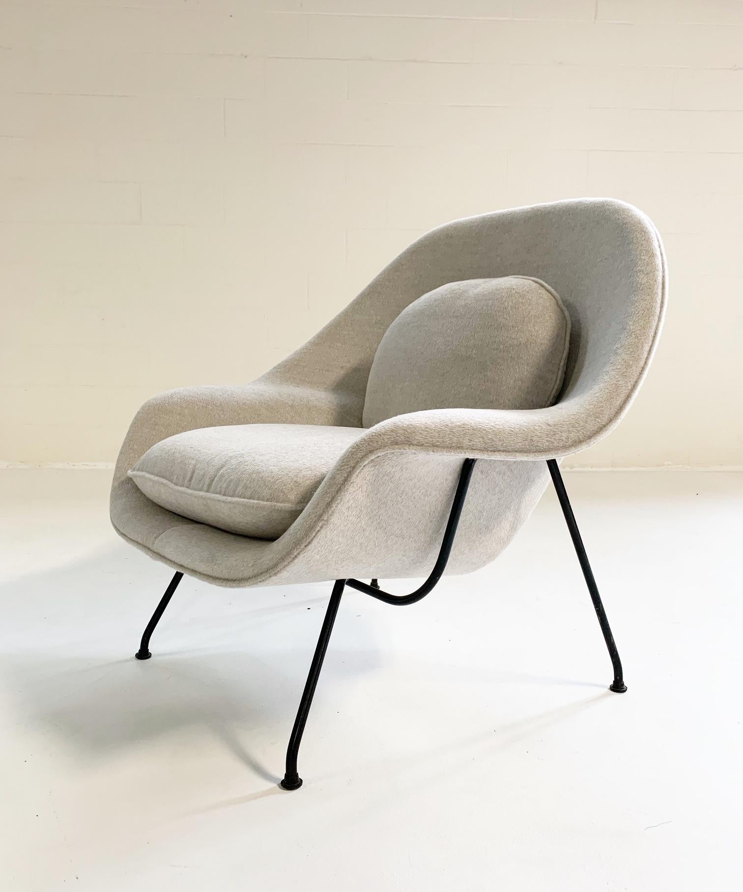 Eero Saarinen Womb Chair in Loro Piana Alpaca Wool In Excellent Condition In SAINT LOUIS, MO