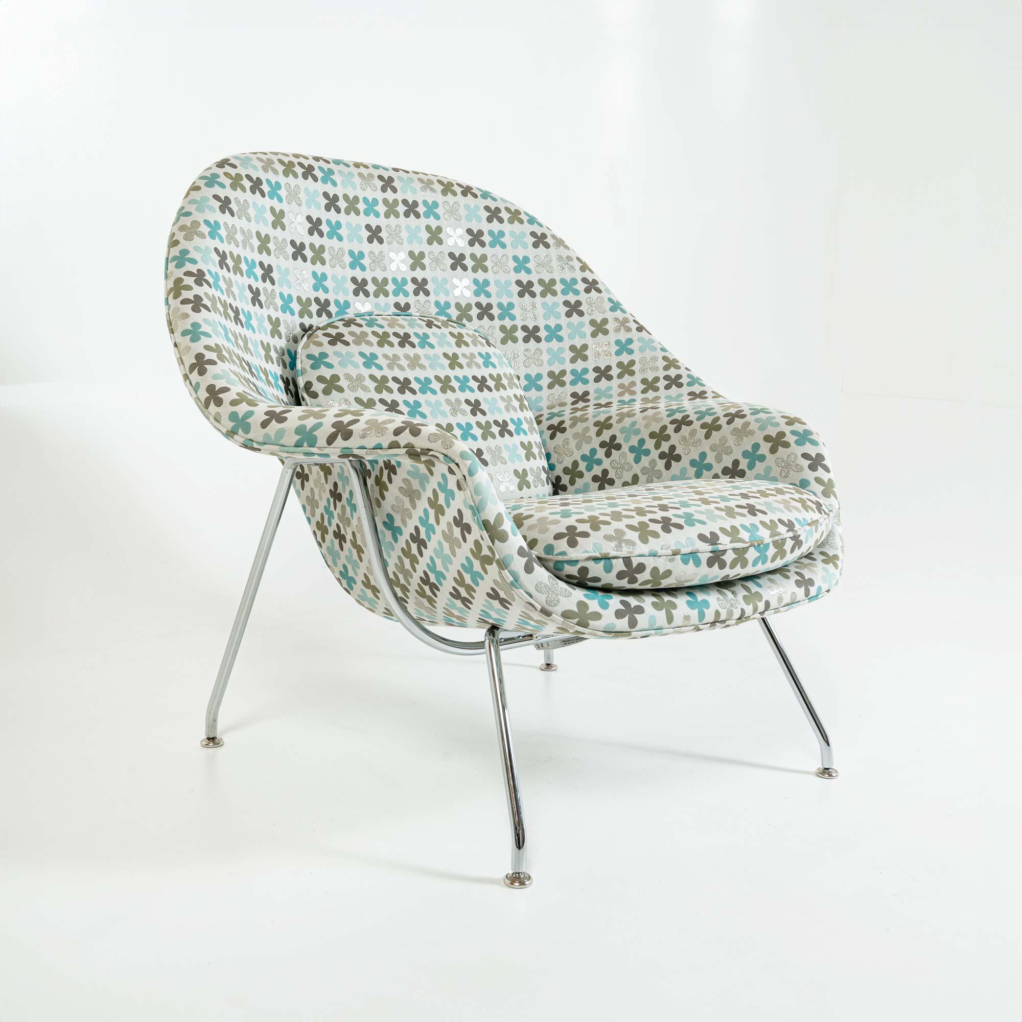 Other Eero Saarinen Womb Chair & Ottoman Medium in Alexander Girard Quatrefoil Fabric  For Sale