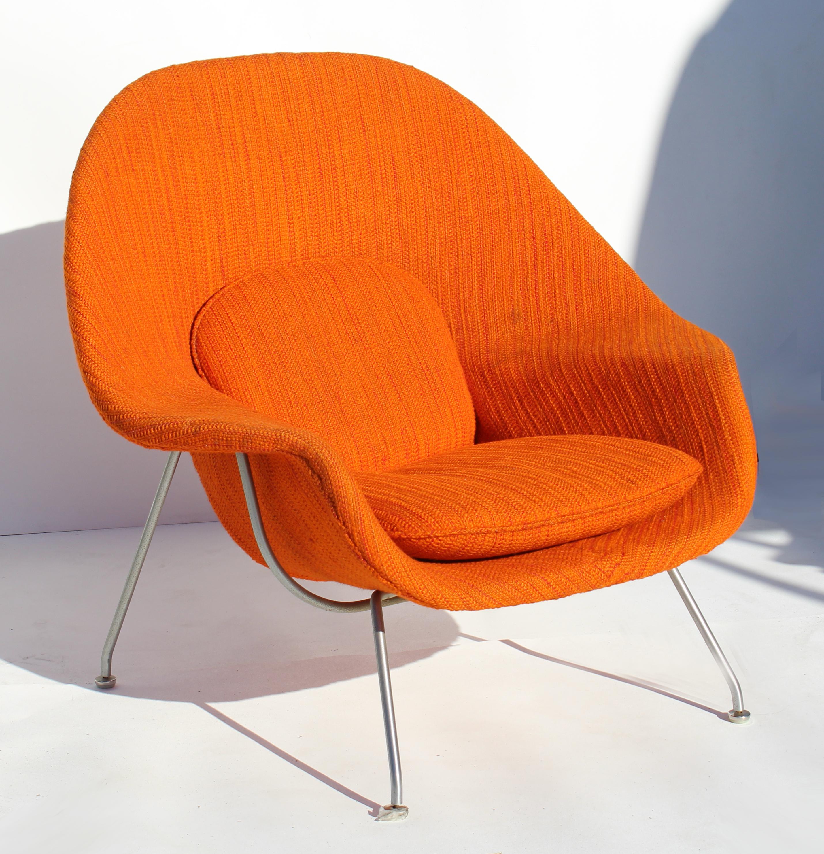 Eero Saarinen Womb Chair with Original Upholstery and Steel Frame

Offered for sale is an early example of the 
