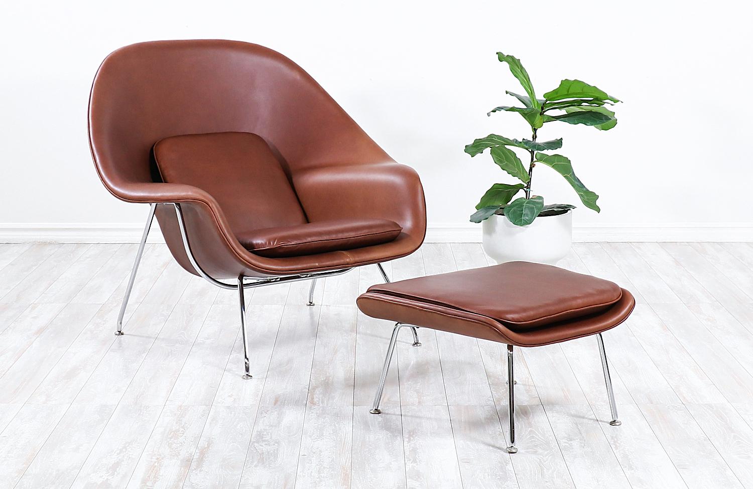 Iconic “Womb” chair and ottoman designed by Eero Saarinen for Knoll Inc. In the United States in 1948. This spectacular chair was initially requested by Florence Knoll, mentioning she wanted 