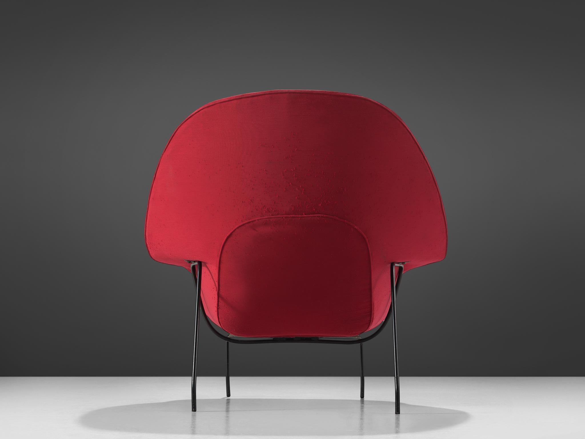 American Eero Saarinen ‘Womb’ Lounge Chair in Red and Black Upholstery For Sale
