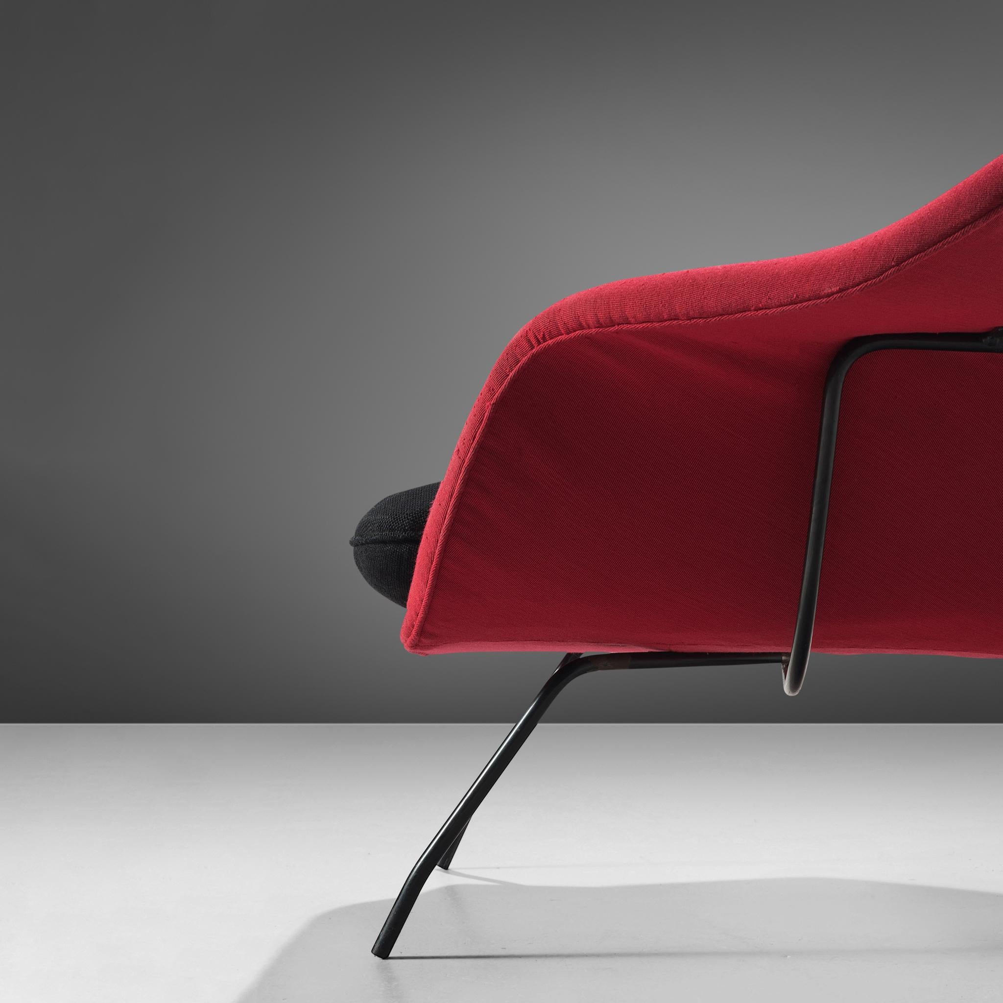 Steel Eero Saarinen ‘Womb’ Lounge Chair in Red and Black Upholstery For Sale
