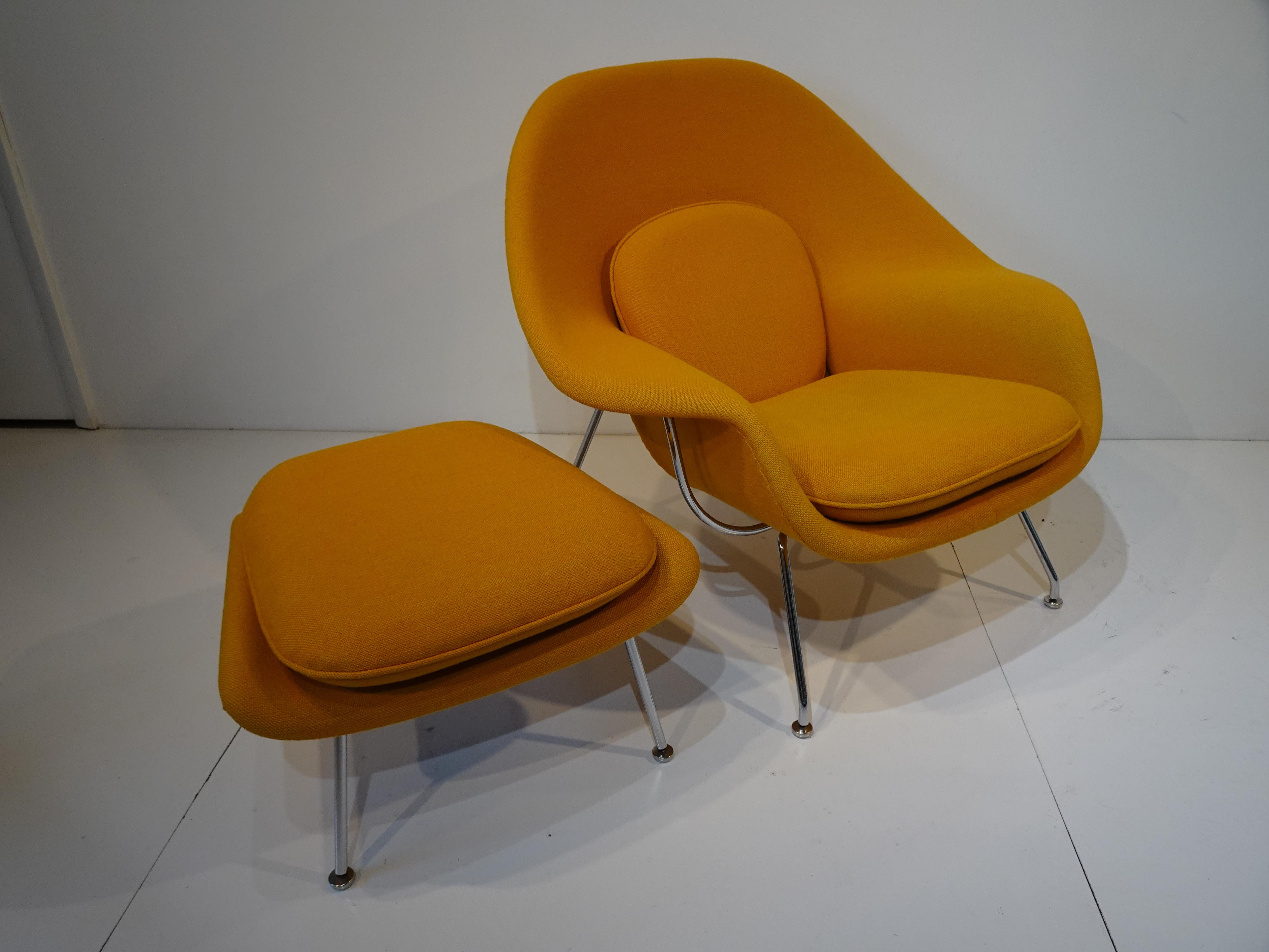 Mid-Century Modern Eero Saarinen Womb Lounge Chair w/ Ottoman for Knoll